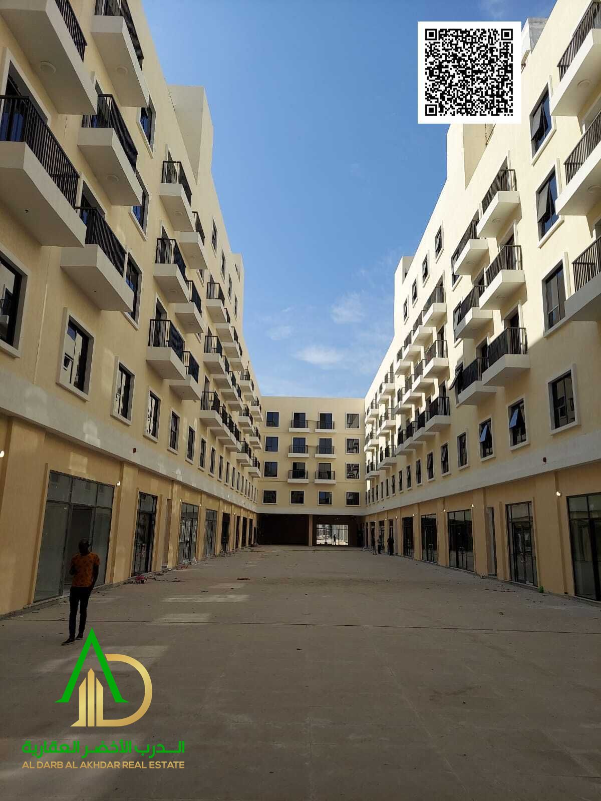 Kentia Complex is a fully serviced complex on Sheikh Mohammed Bin Zayed Road, a vibrant and promising area in terms of growth. The apartments feature