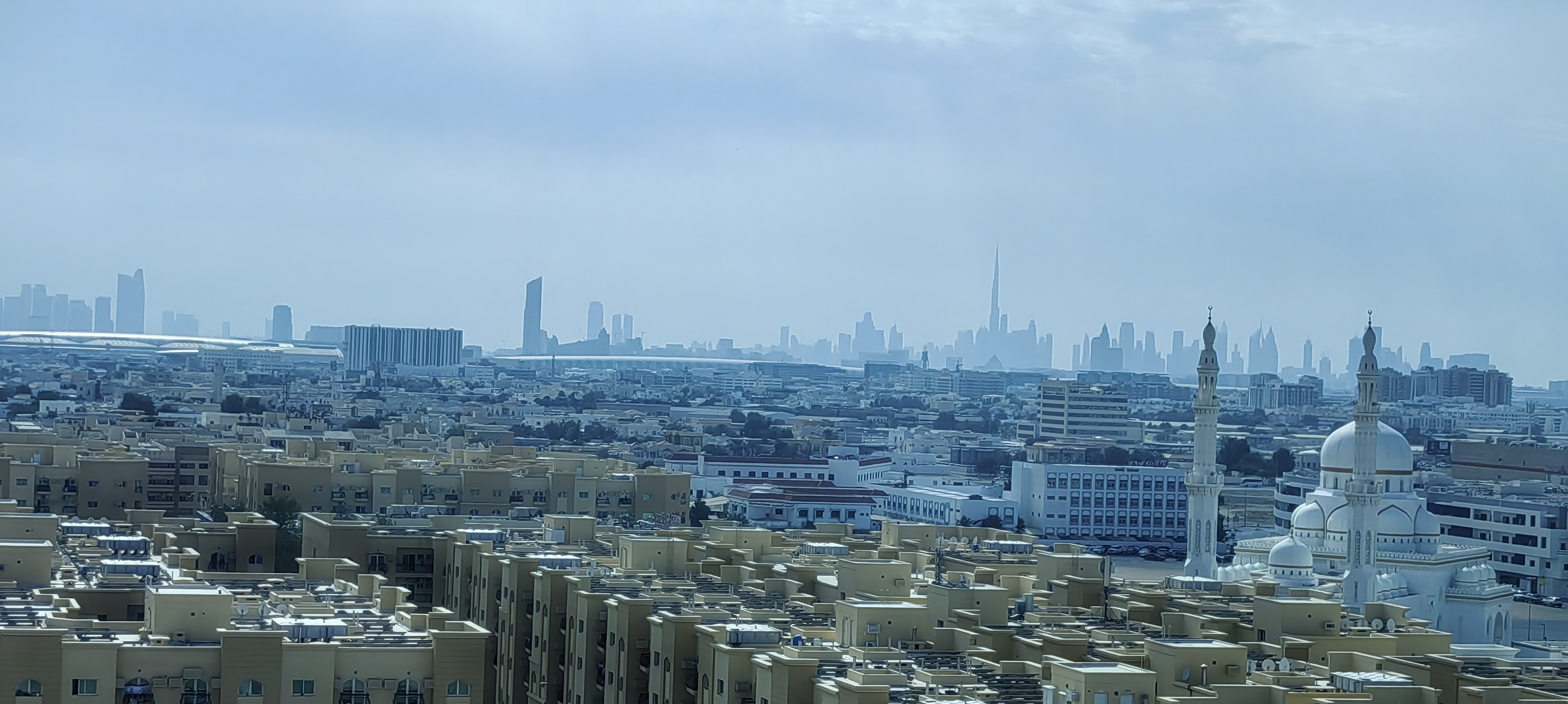 STUNNING VIEW A GOOD SIZE 2 BED/HALL FOR RENT IN AL QUSAIS FIFTH DUBAI (ONLY FOR FAMILY) EASY ACCESS TO ALL OVER DUBAI