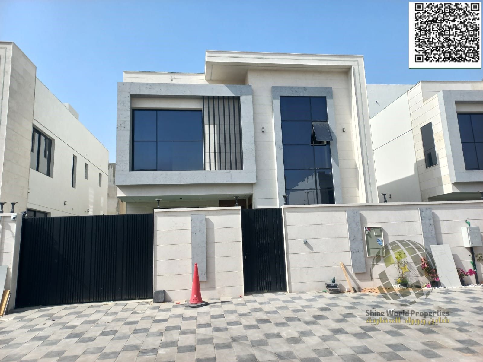 For rent a villa with 5 bedrooms a majlis and a living room with a pool in Al Zahia Ajman