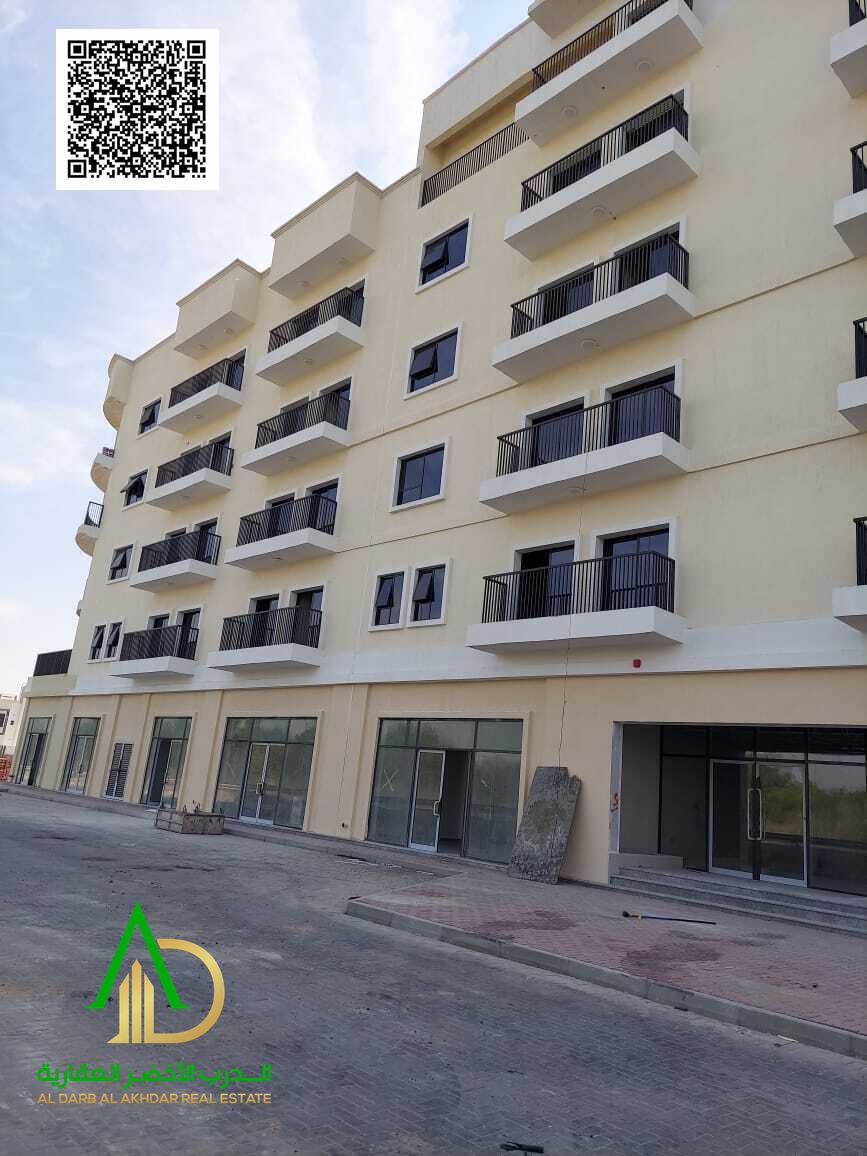 Kentia Complex is a fully serviced complex on Sheikh Mohammed Bin Zayed Road, a vibrant and promising area in terms of growth. The apartments feature