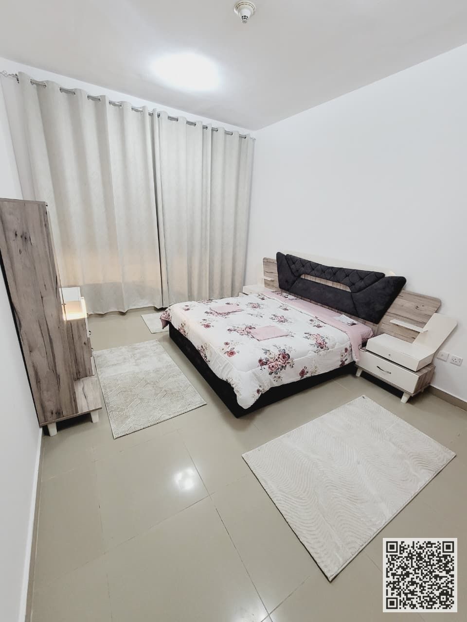Luxury Apartment One bedroom and living room with a balcony and sea view for monthly rent on Ajman Corniche. Fully furnished, at a special price!