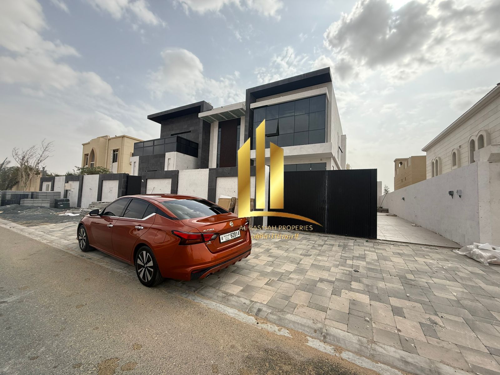 Luxury Villa For Sale Al Hoshi Area Sharjah