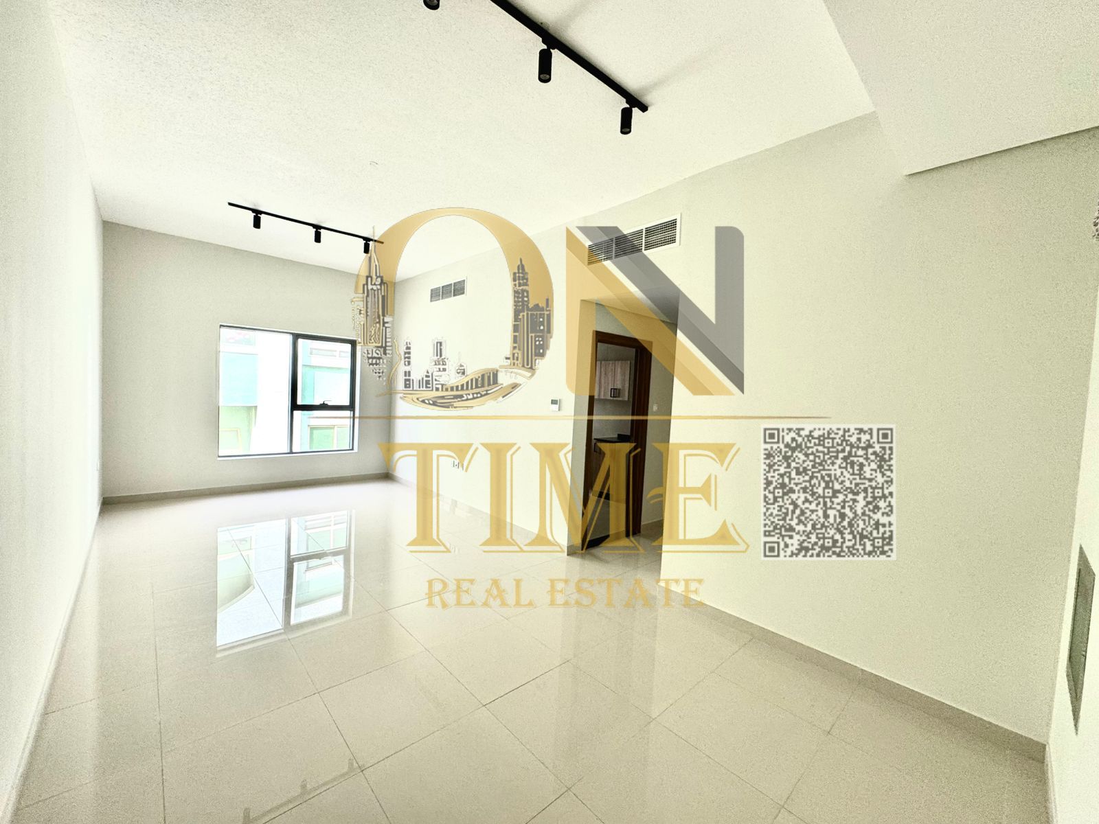 Spacious area | Prime location | Open view