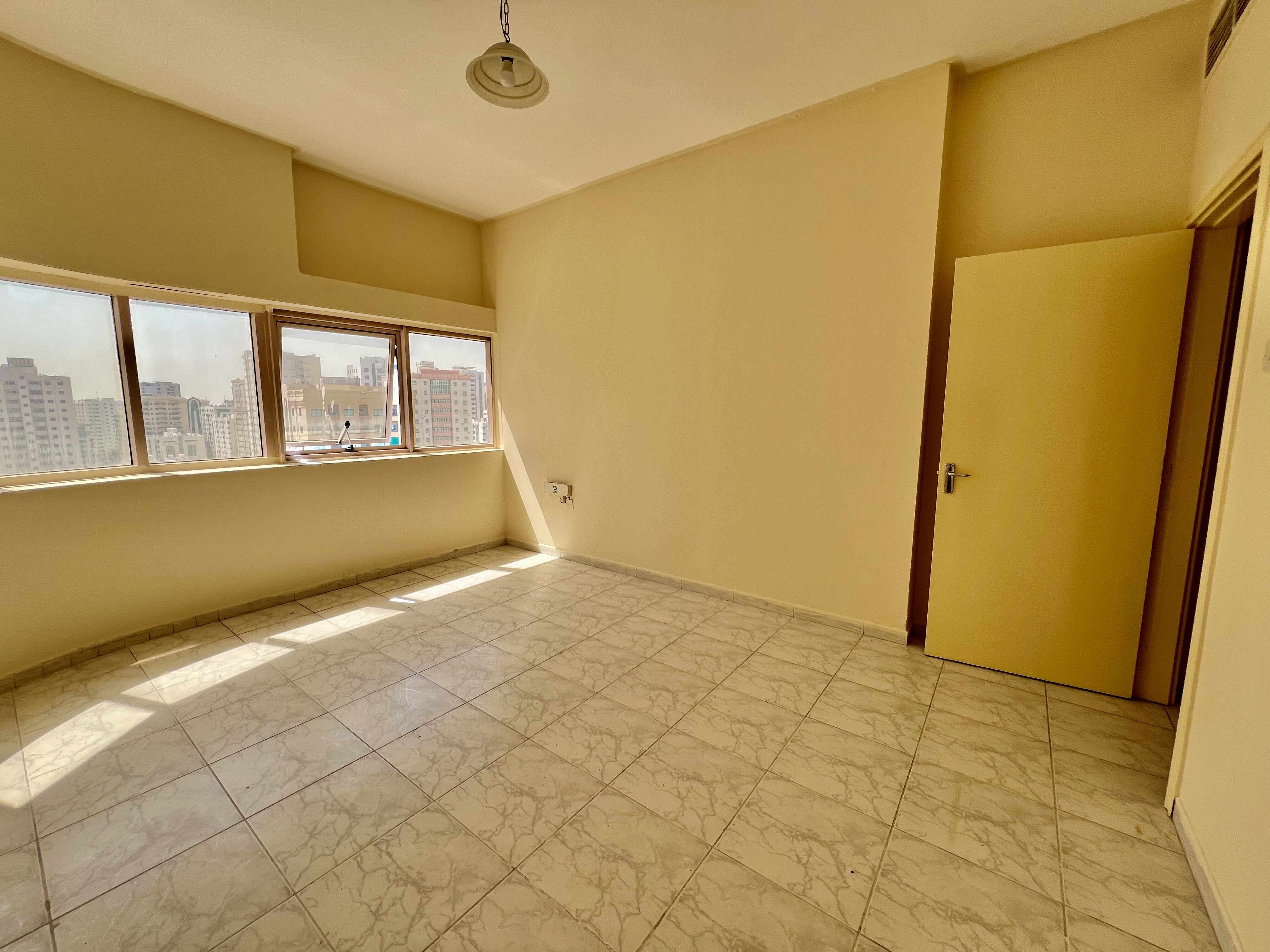 HOT OFFER ~BIG 1BHK WITH CLOSE HALL CENTRAL AC IN JUST 28K **