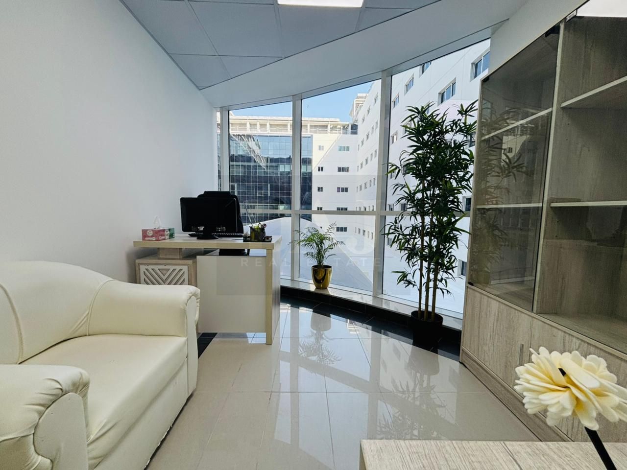Experience Efficiency in Our Premium Office Space| Beautifully fitted