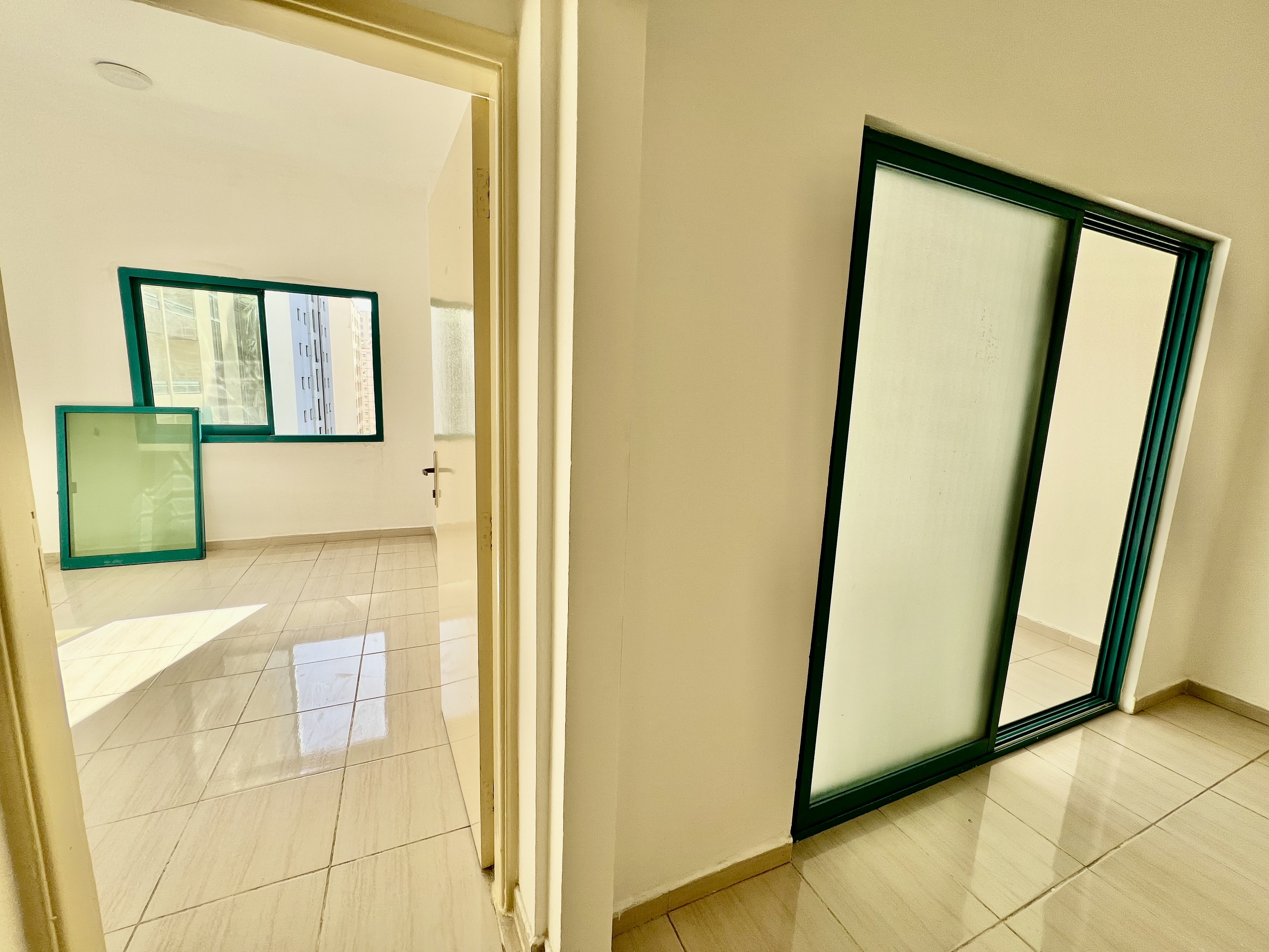 BEST DEAL//2BHK WITH BALCONY NICE FINISHING IN JUST 30k**
