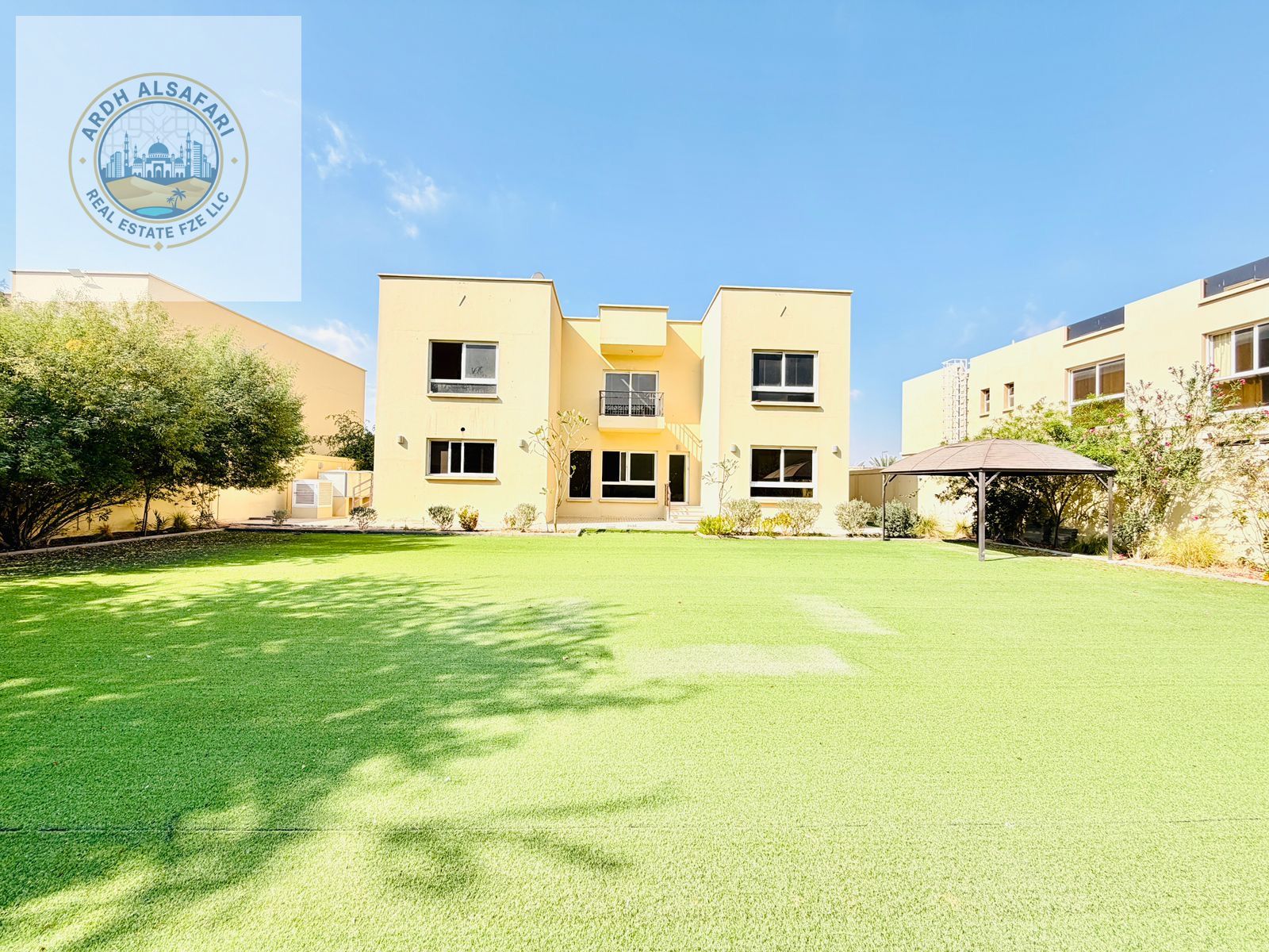 Luxury 5 Master Bedroom with Maid room,Driver room ,Lauundry room and private garden