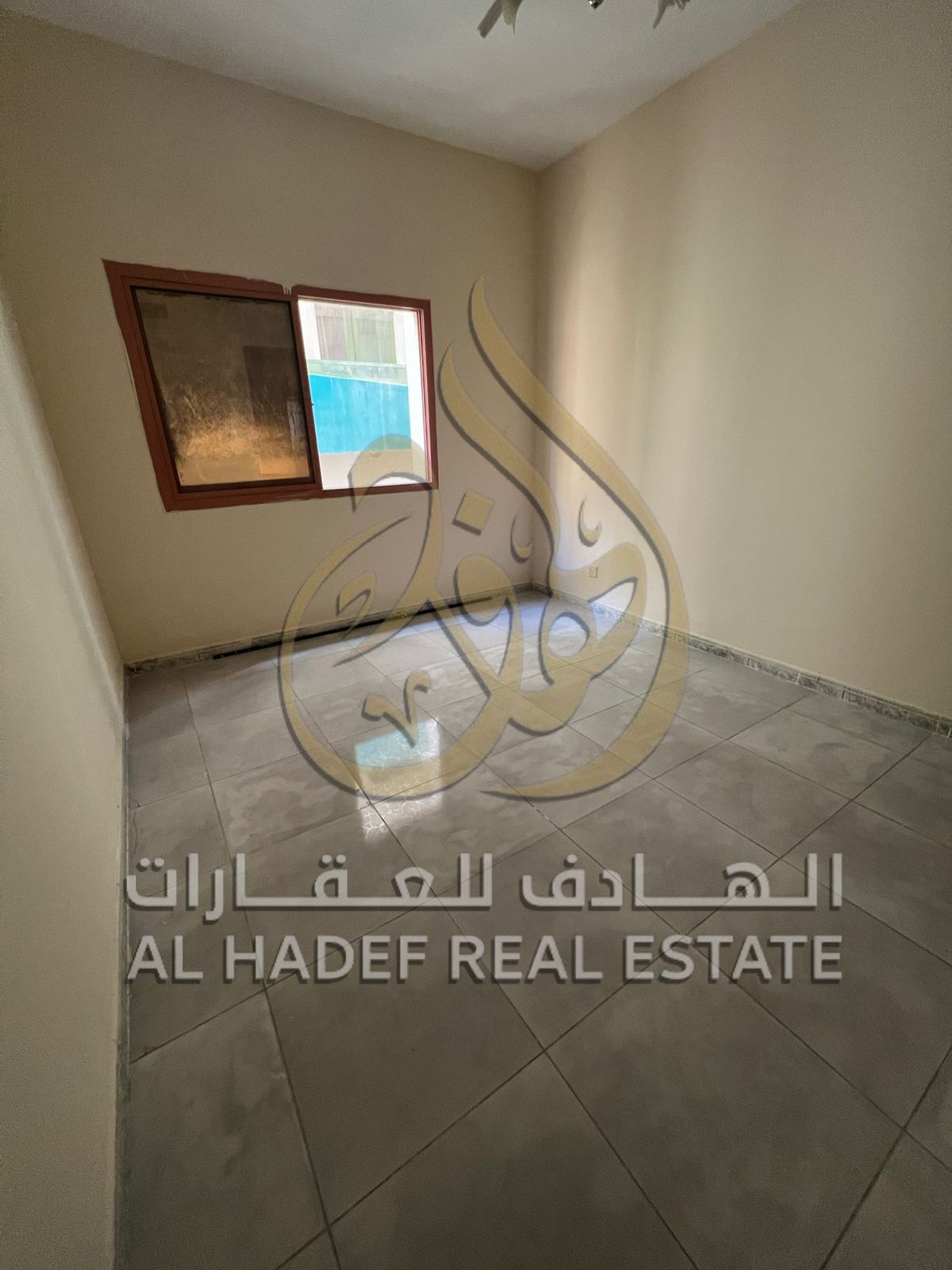 For annual rent: two rooms and a living room in Al Qasimiya, Al Nad. Prime location next to all services. Payment in 4 installments, security deposit