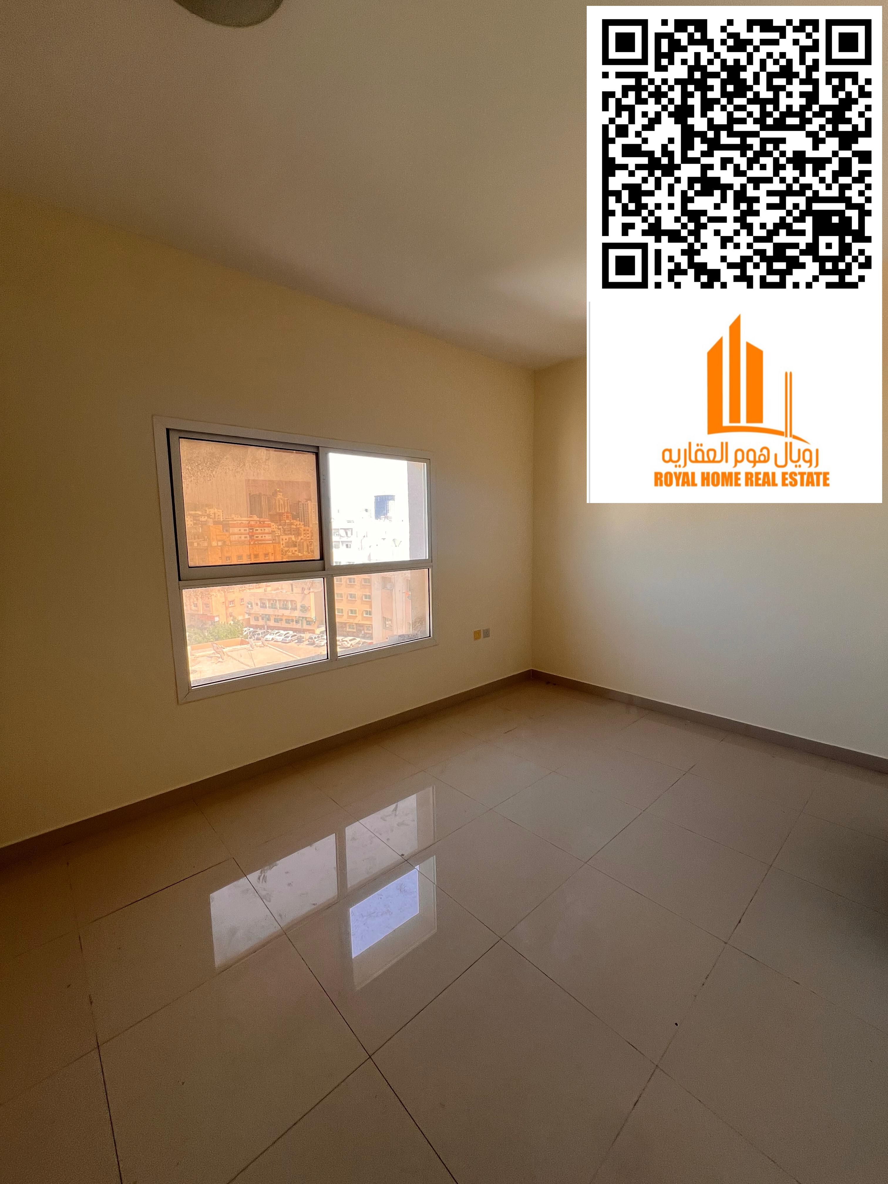 Second-hand studio apartment with a semi-detached kitchen, excellent space, and a prime location close to all public and private services, schools, ma