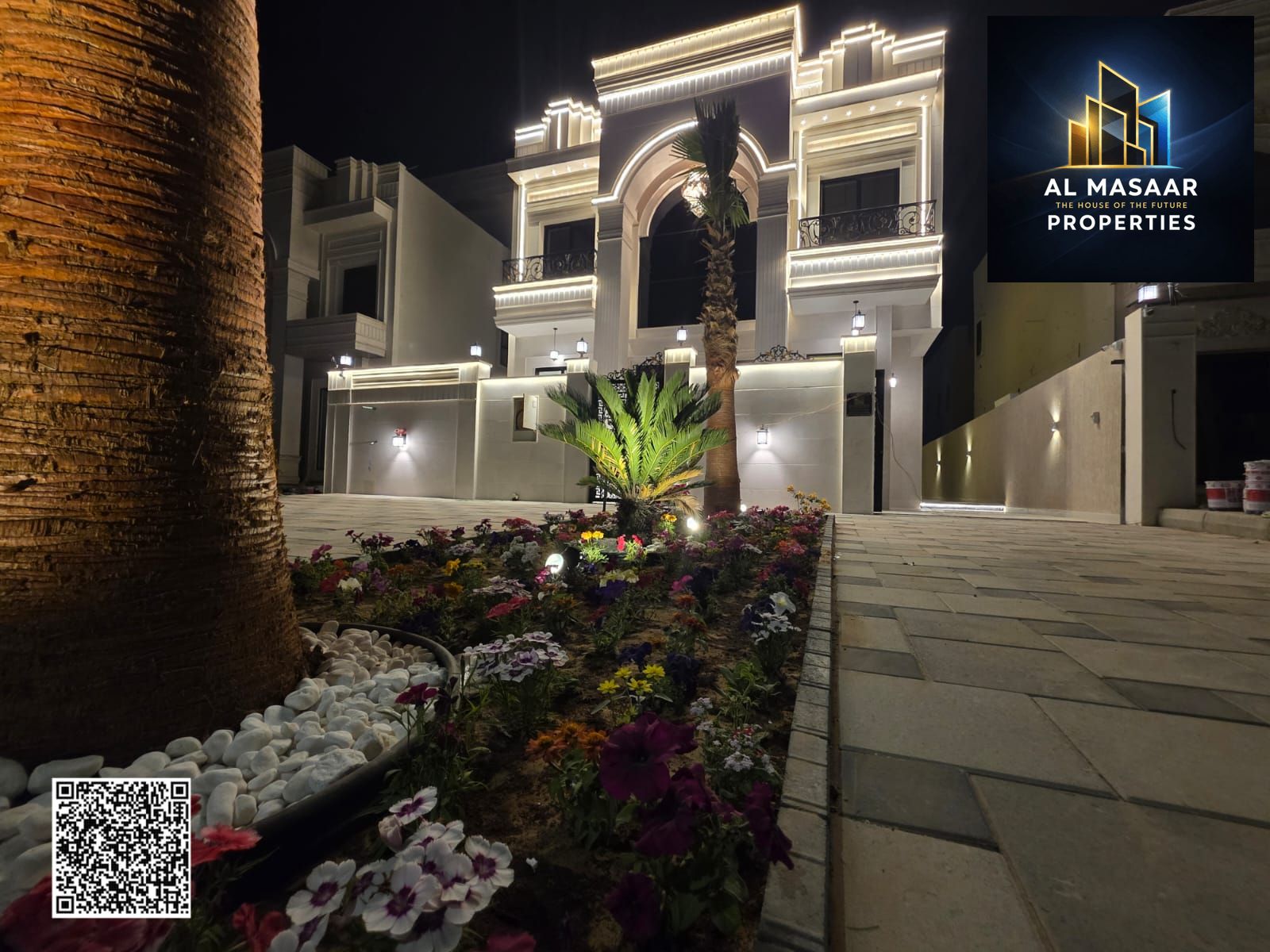 Enjoy luxury and pleasure. A classic ground, first and roof villa ready for occupancy with an external setback of 30 meters for sale. Freehold ownersh