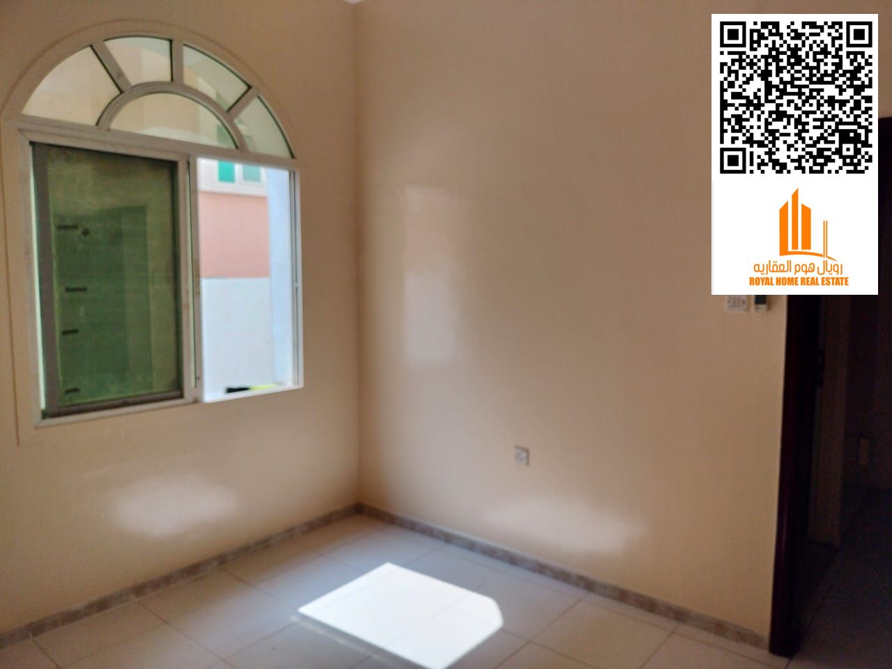 One bedroom and living room with a balcony, excellent size, with payment facilities and a prime location close to all public and private services, sch