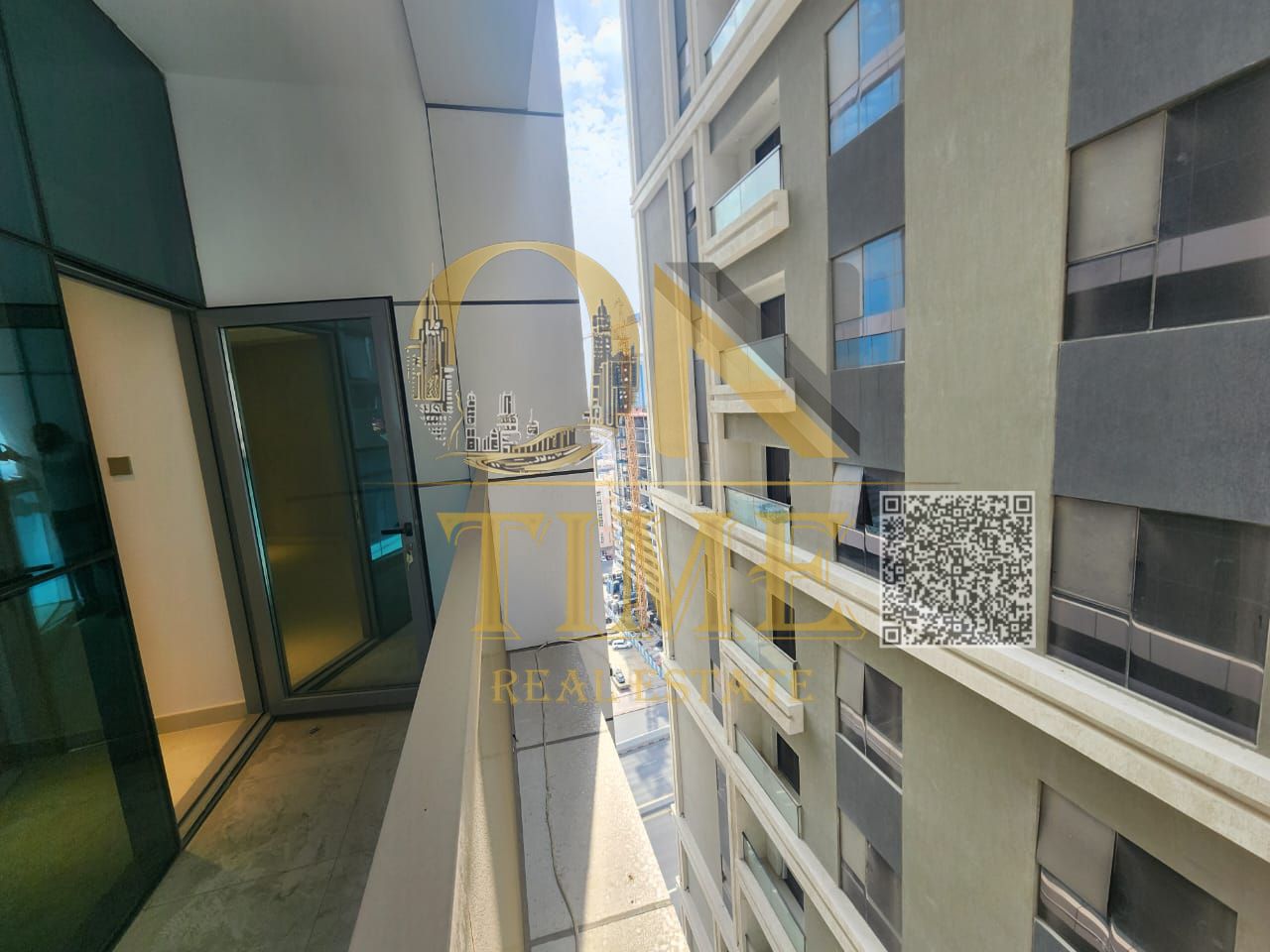 The apartment features central air conditioning and central gas for comfort and efficiency