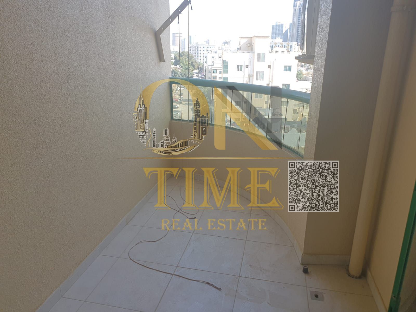 Strategic location that makes daily commuting easy and close to public transportation and