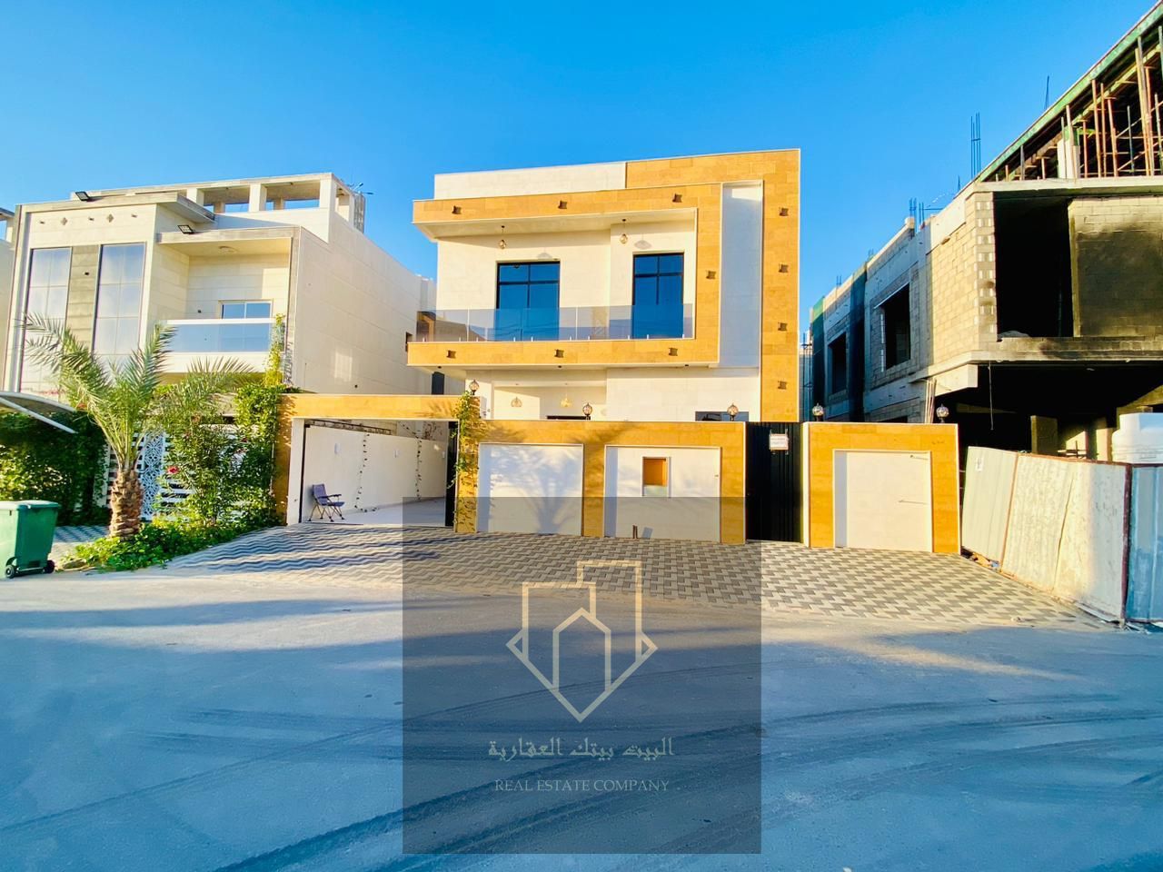 Villa in a strategic location in Al Yasmin – luxurious finishing and spacious – suitable for family or commercial use
