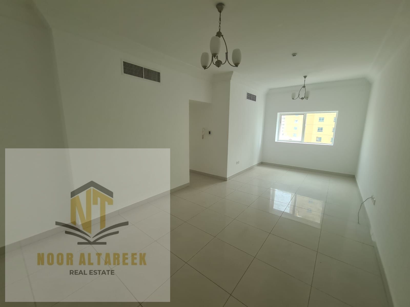 Apartment for annual rent in Al Khan, master room, hall, two bathrooms, and central air conditioning, without administrative fees