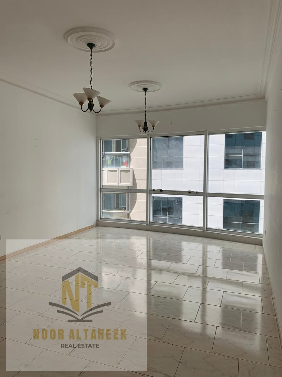Al Majaz 2 apartment, three rooms, a living room, a master maid’s room, 4 bathrooms, free air conditioning