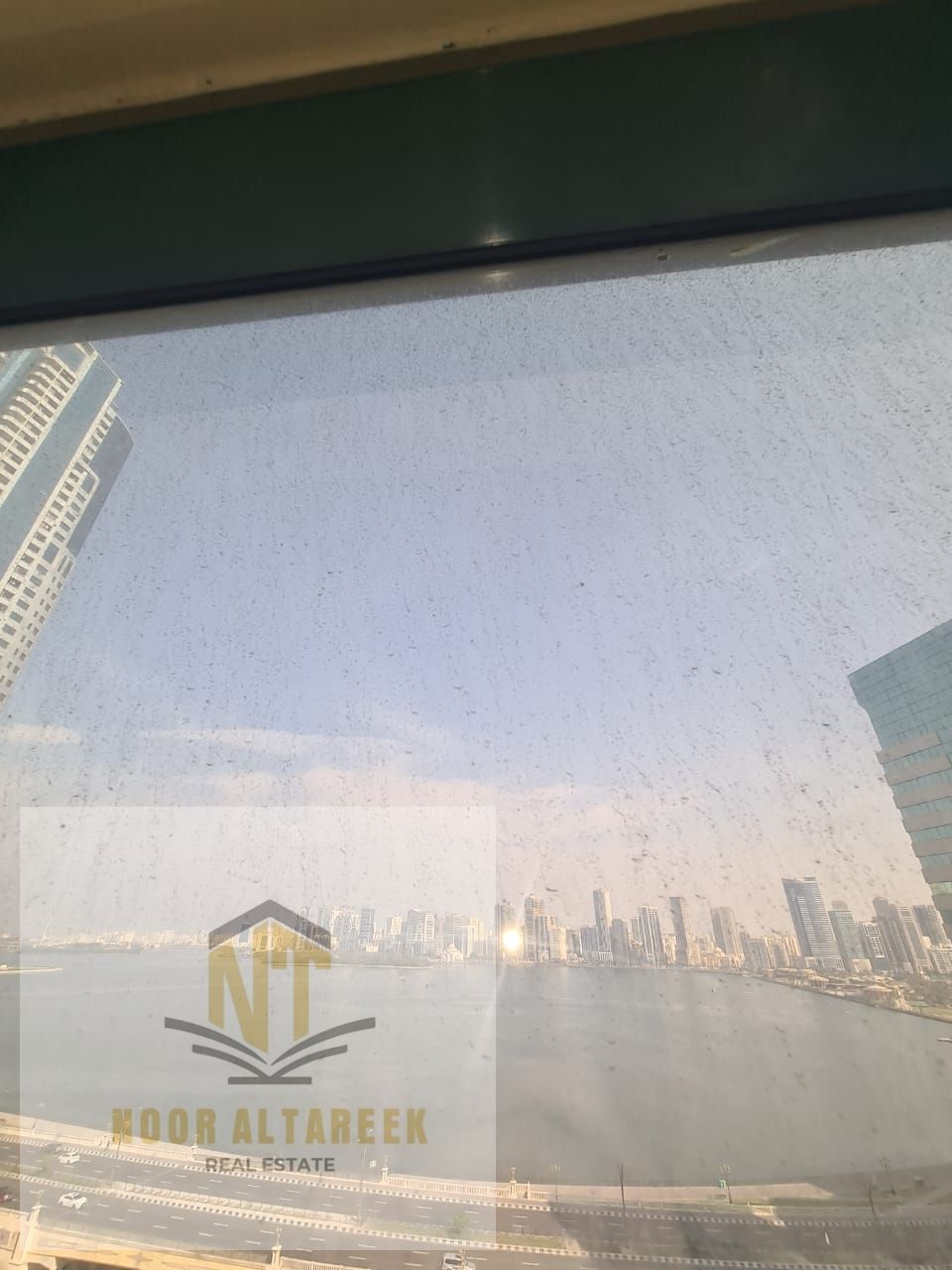Spacious apartment for rent in Al Qasba, located in a prime and vibrant area close to all services, restaurants, and the waterfront promenade. The apa