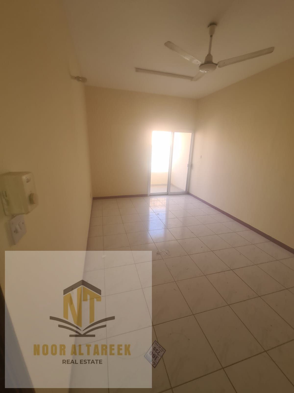Annual apartment for rent in Maysaloon, located in a convenient and well-served area close to supermarkets, restaurants, public transportation, and ot