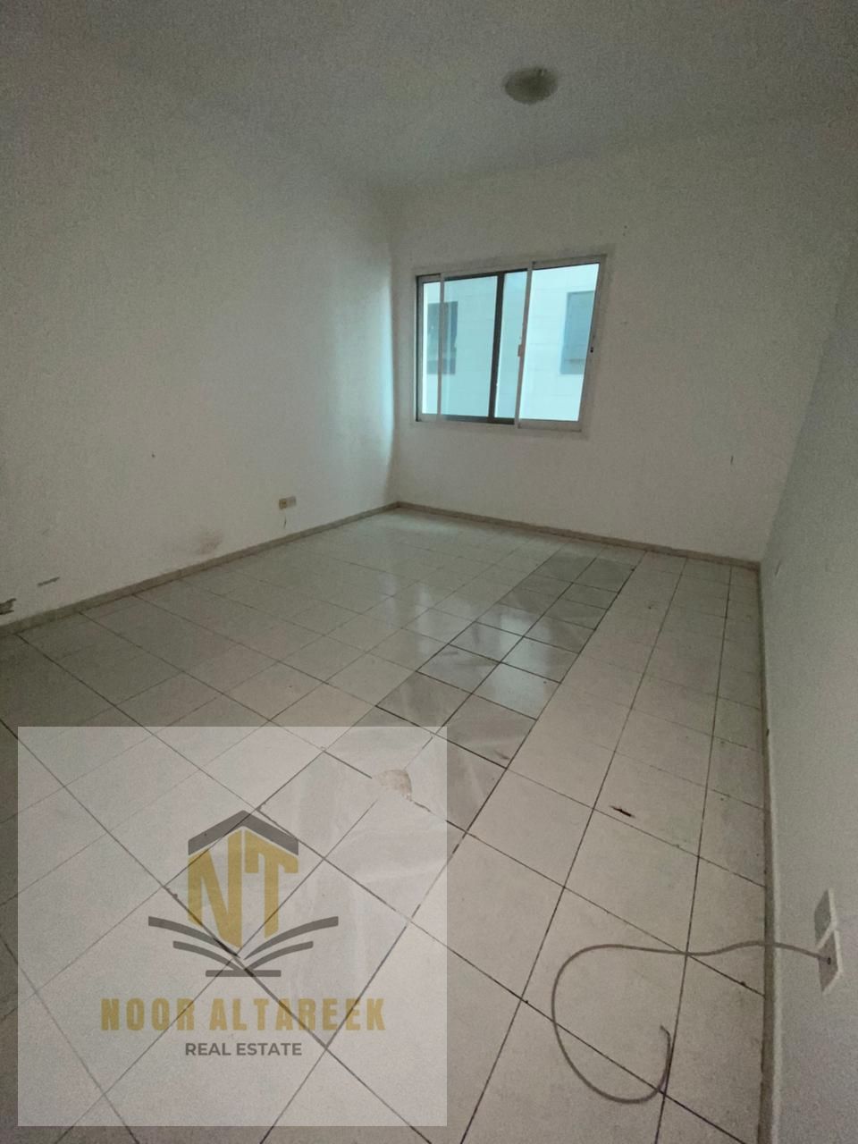 Annual Apartment for Rent – Al Majaz 2 This apartment is available for annual rent in Al Majaz 2, featuring a prime and lively location suitable for a