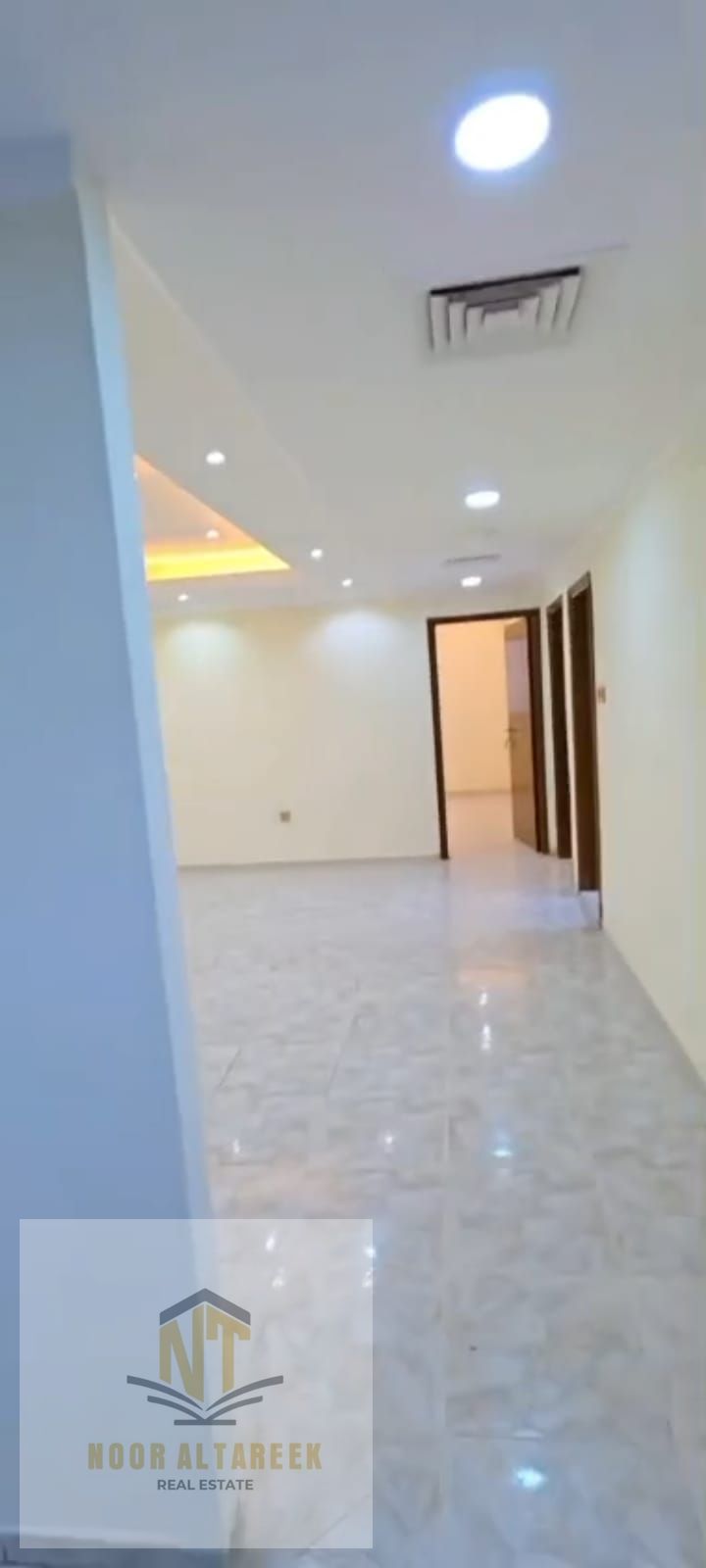 Apartment for Sale in Al Majaz 1 – Freehold for Arabs A well-located apartment is available for sale in Al Majaz 1, offering freehold ownership for Ar