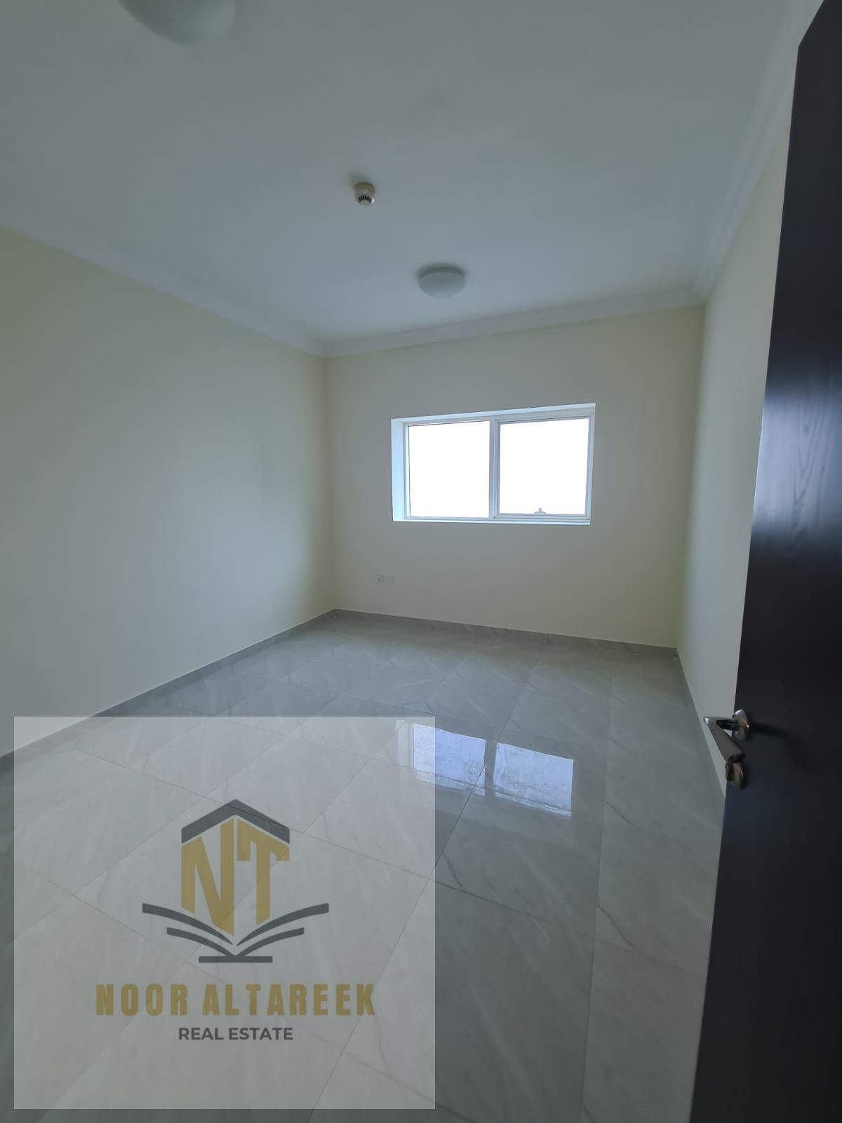 Apartment for annual rent in Al Majaz 2, located in a prime area close to all essential facilities such as market shopping centers, and p s, schools
