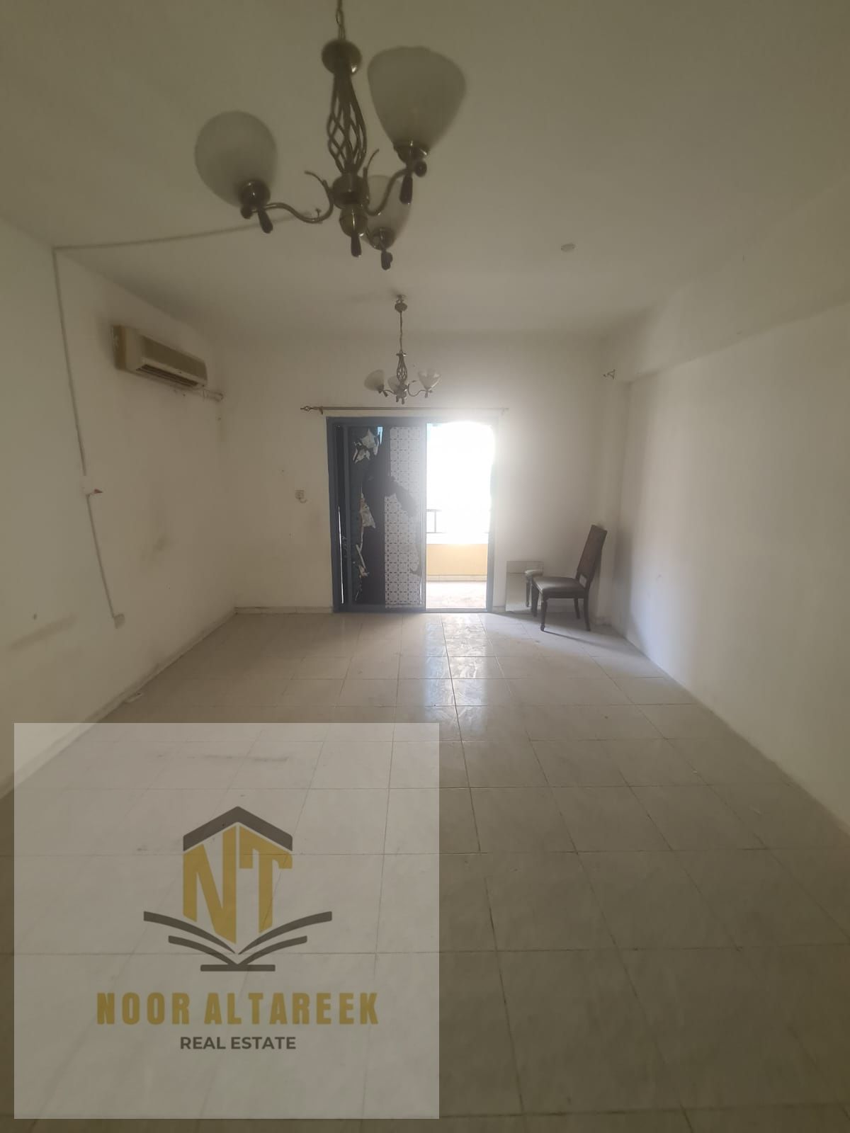 A spacious family apartment in a prime location