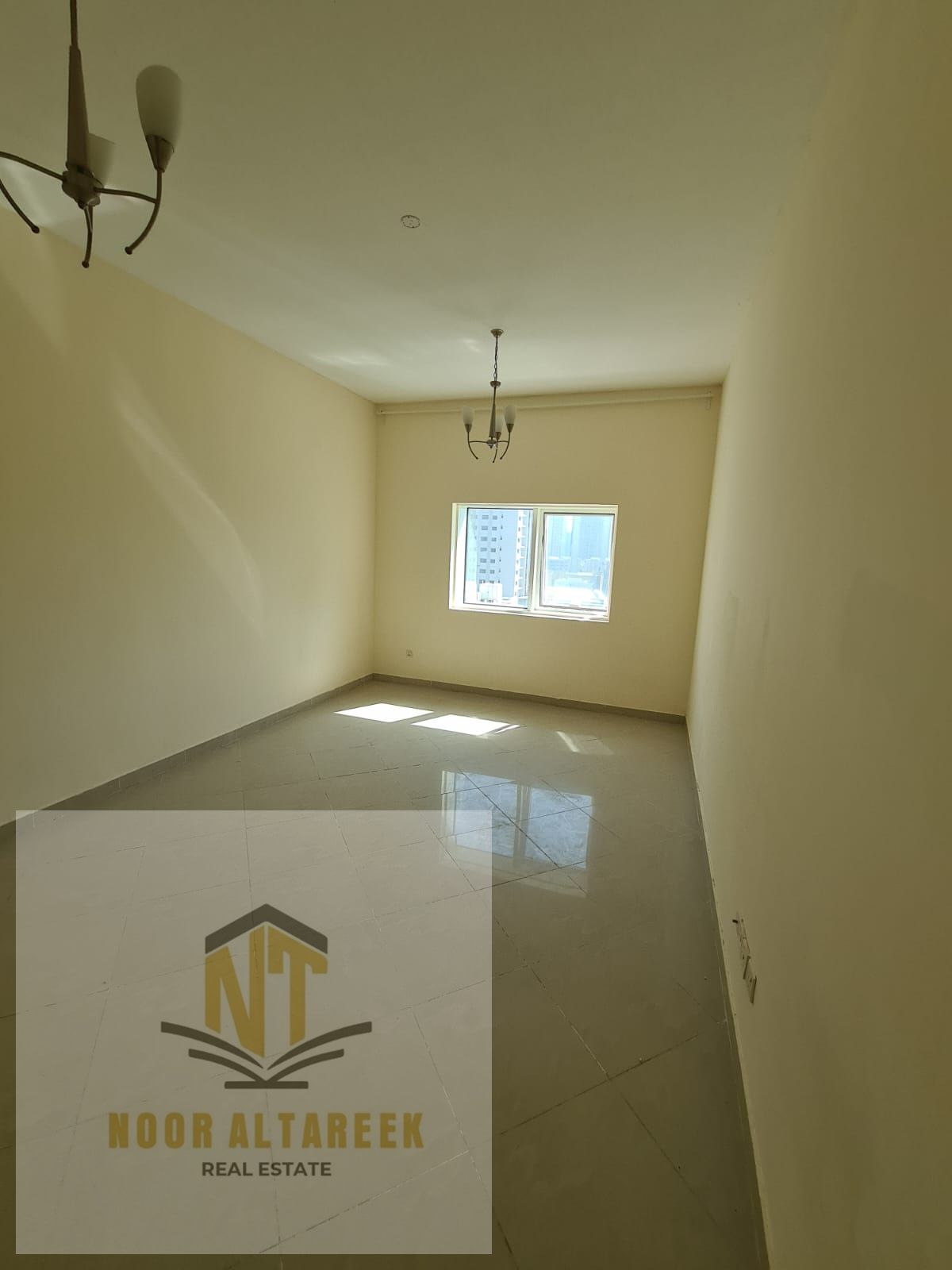 Prime Apartment for Sale – Al Majaz 1 Directly on the Corniche A fantastic opportunity to own an apartment in Al Majaz 1, one of Sharjah's most sought