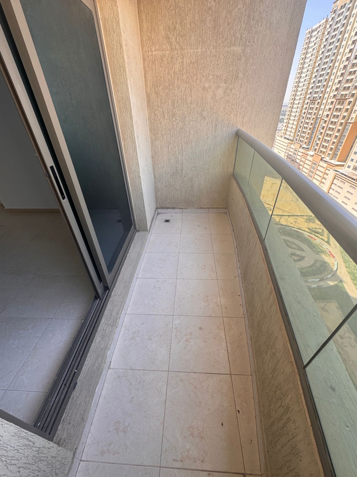 Beautiful two-bedroom apartments for annual rent in Emirates City – Ajman A unique opportunity to live in a quiet, family-friendly location within Em