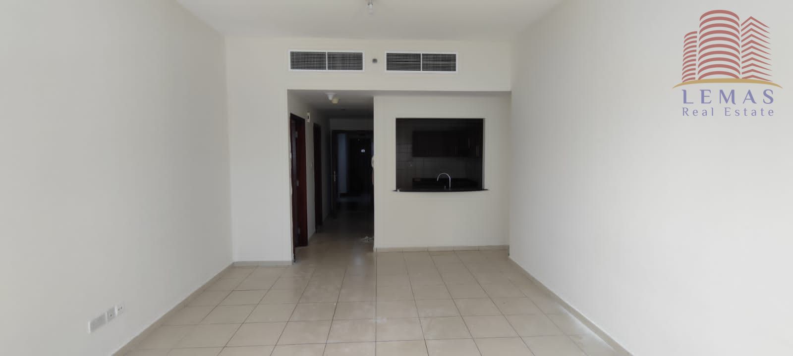 One bedroom and living room with sea view, closed kitchen