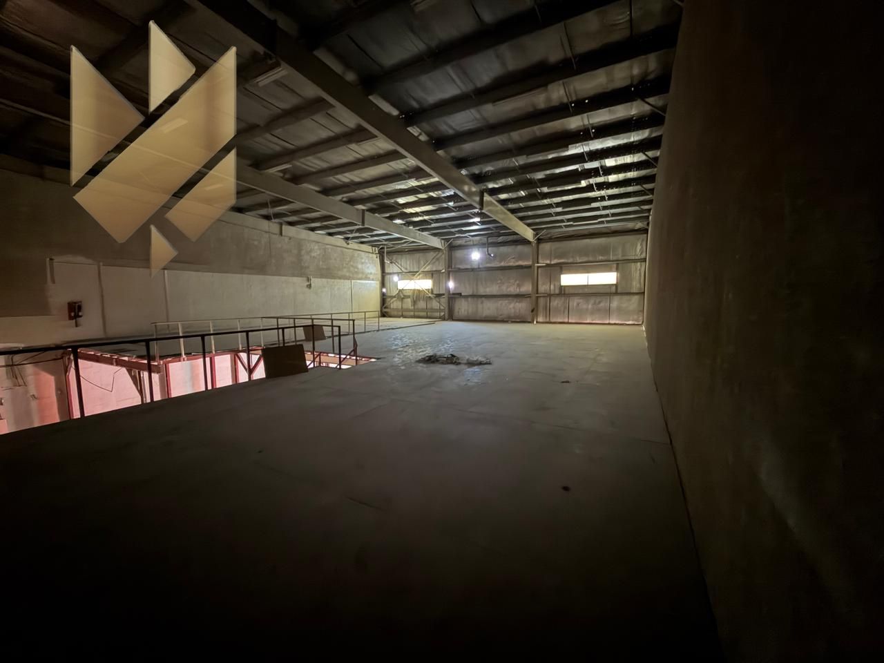Warehouses – showrooms – shops – warehouse in Industrial Area 17 – mezzanine, total area 8,000 sqft (4,600 ground + 3,400 mezzanine)