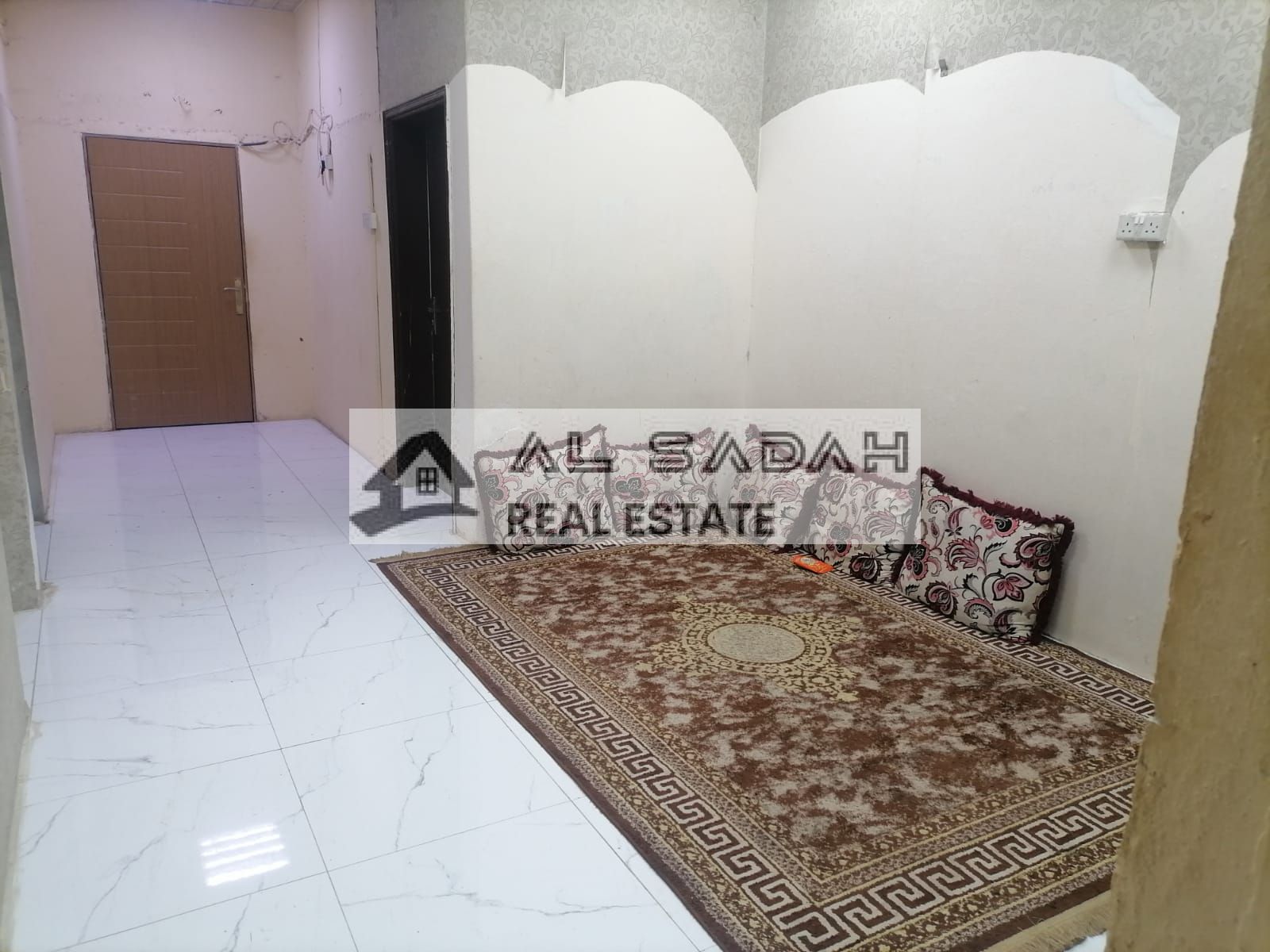 Rent – Traditional Arabic House in Al Ghafia Area | Sharjah A distinctive traditional Arabic house in a quiet location Consisting of: 5 Master Bedrooms Majlis (formal sitting room) Living Room Kitchen Storage Room Price: AED 60,000