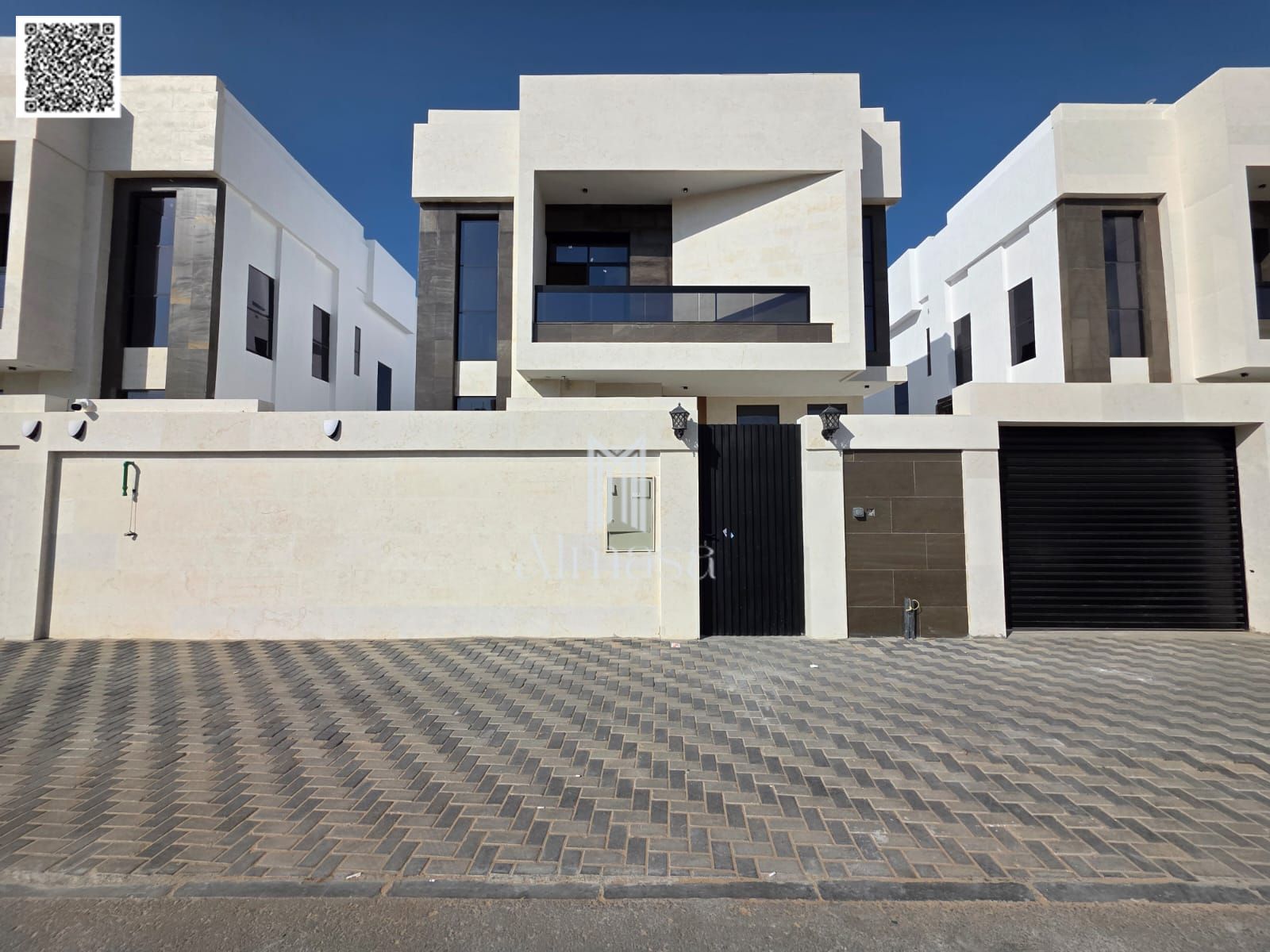 Own a villa at an attractive price, European design, high-end finishing, with a large yard, including registration fees, prime location.