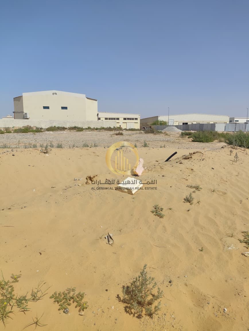 Freehold for all nationalities in the industrial area, featuring a prime location in Al Hanou Al Jaleel with a private entrance and exit from the Cros