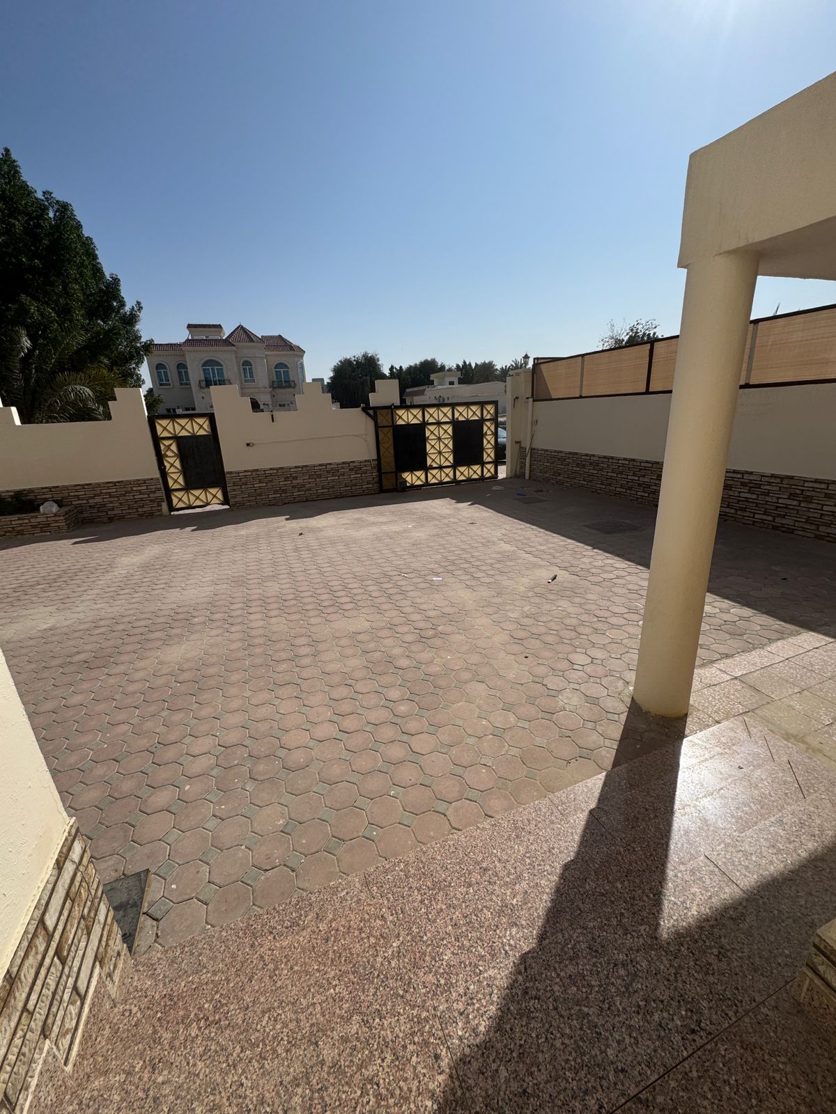 Luxury villa for rent in Al Muwaihat 2 5 bedrooms, each with an ensuite bathroom, spacious reception area, garden, and parking inside and outside the