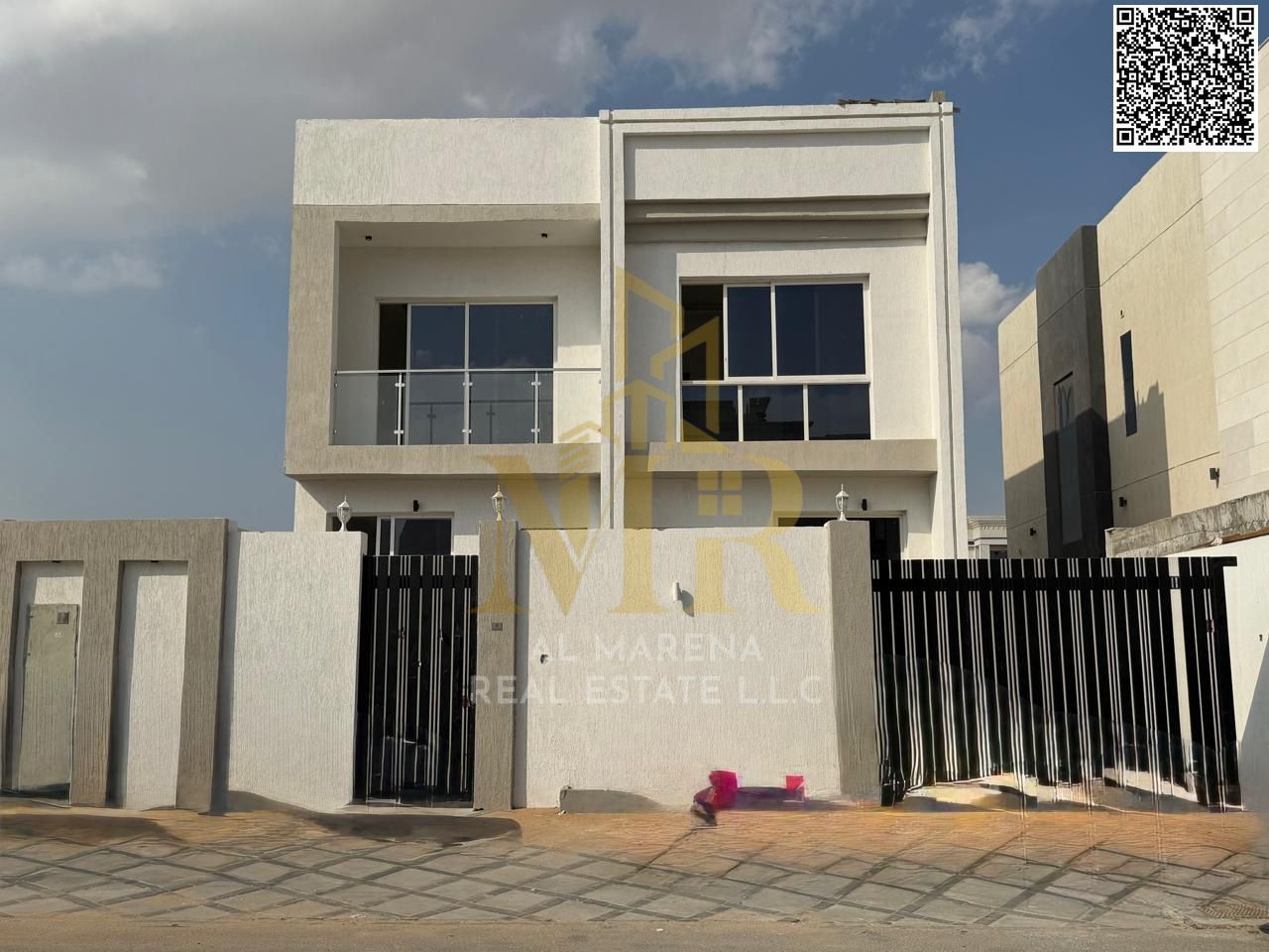 Don't miss this opportunity! Own a two-story villa combining quality and distinctive, personalized finishes at a price that includes registration and