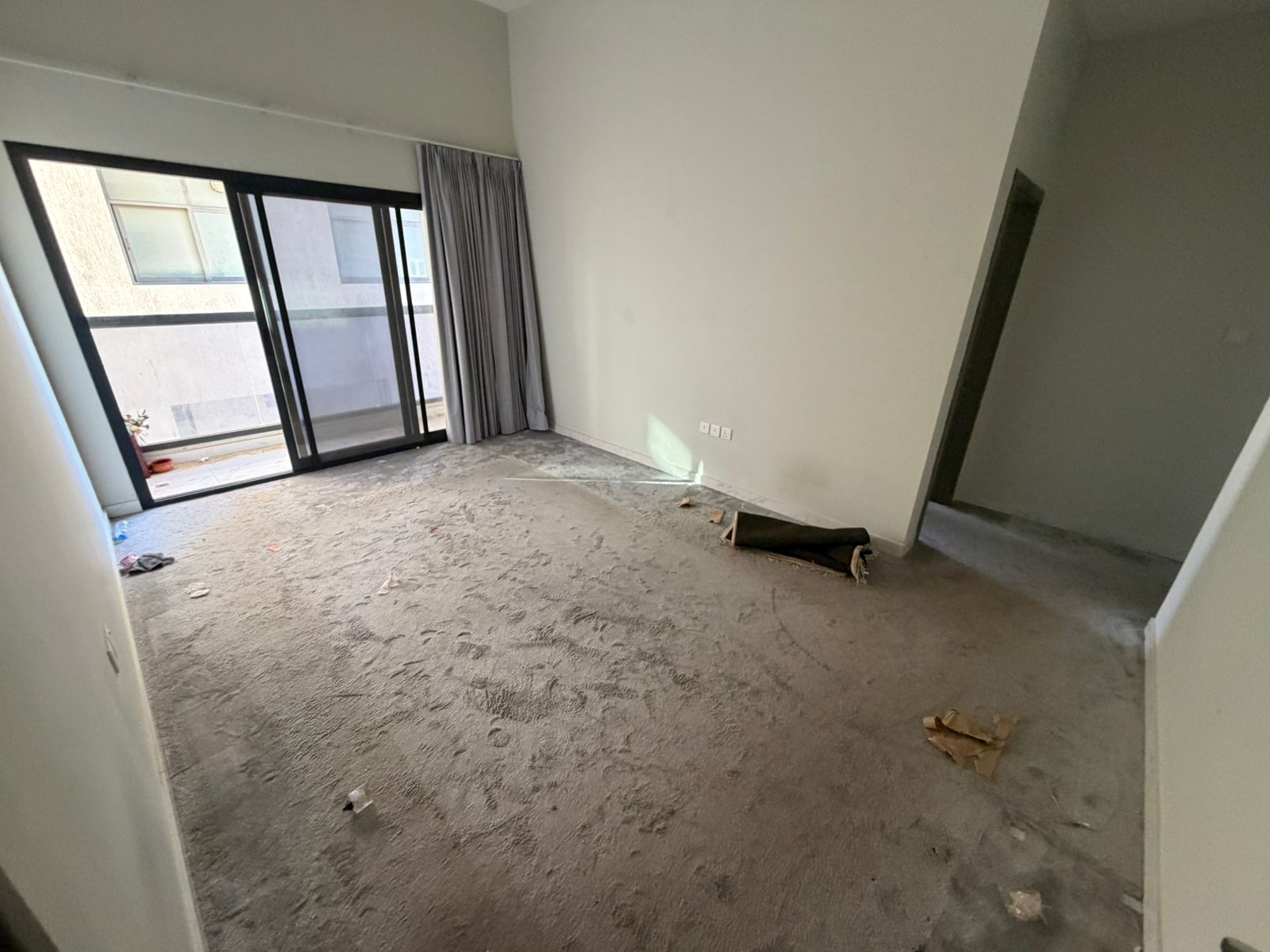 One bedroom and living room for rent in Al Jurf 3 - second occupancy, in a prime location near the Chinese Market and Al Qabail Discounts on Mohammed