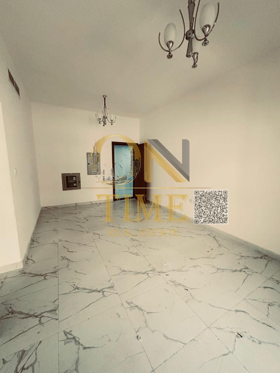 Easy access to schools, markets, restaurants, and main transport links. High-end finishes. Spacious area. Quiet location.