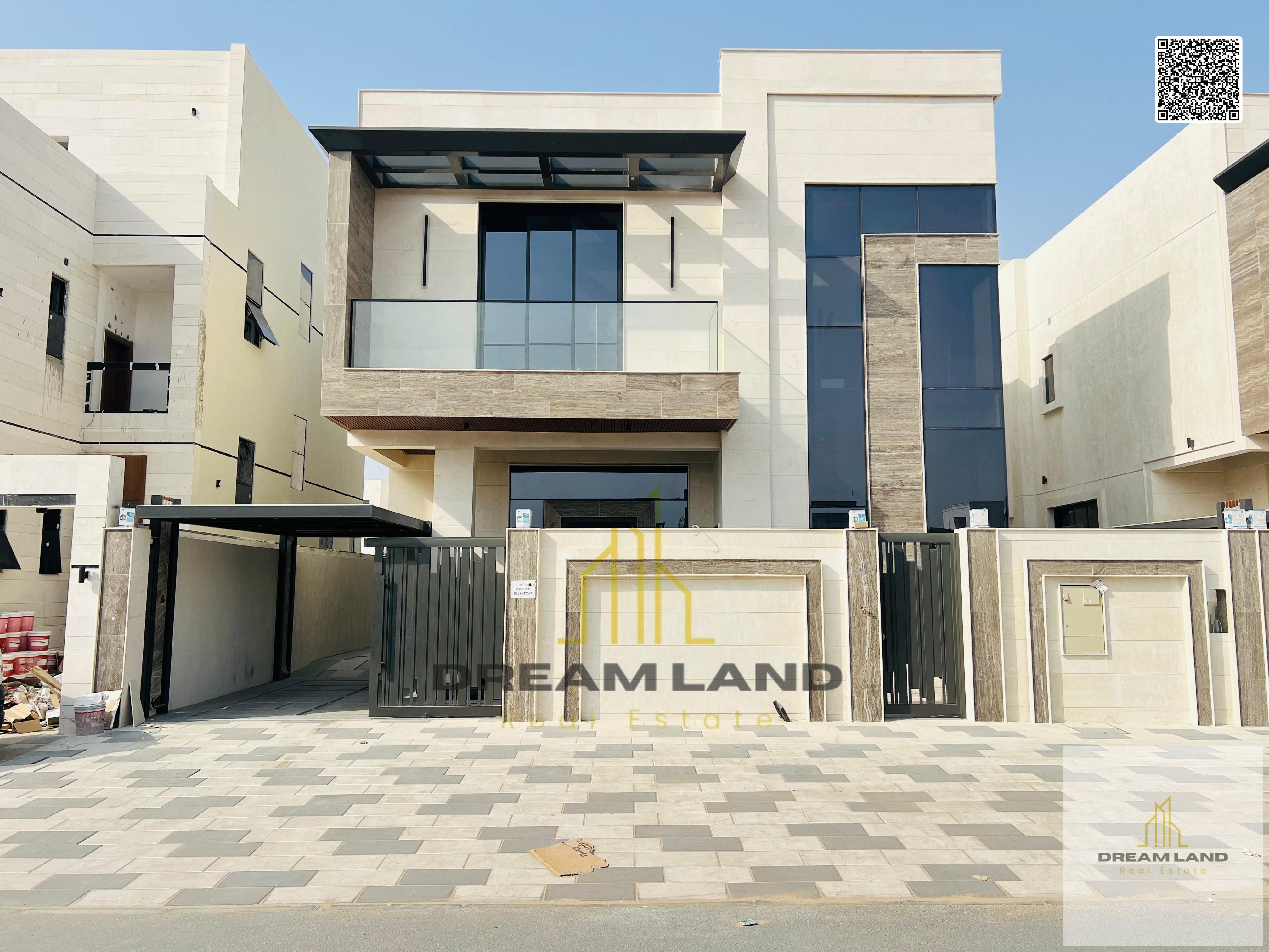 Villa directly from the owner, custom finishing, on a main street, close to all services, freehold ownership for all nationalities.