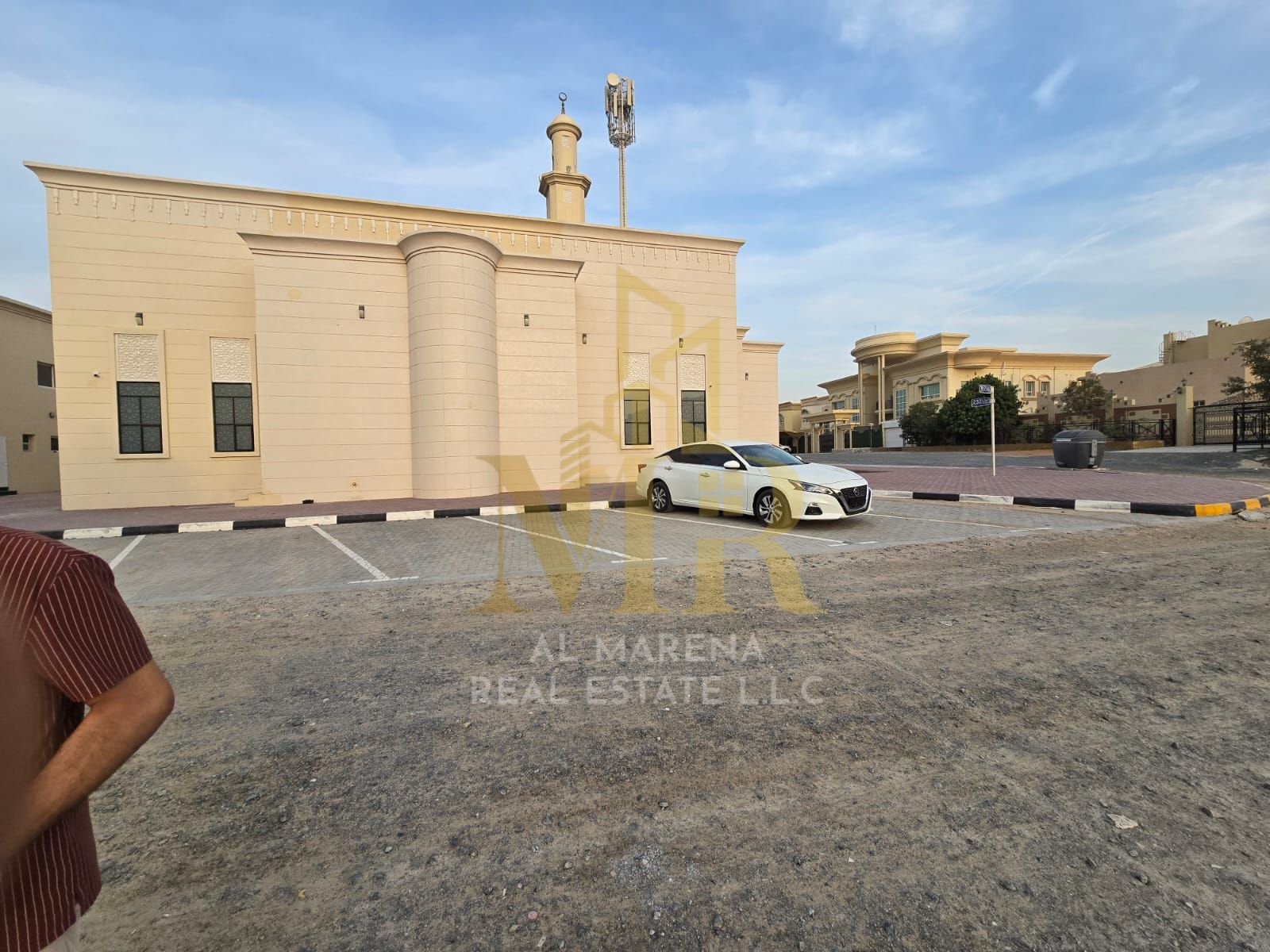 Golden Investment Opportunity – A 16,000 sq ft Traditional House