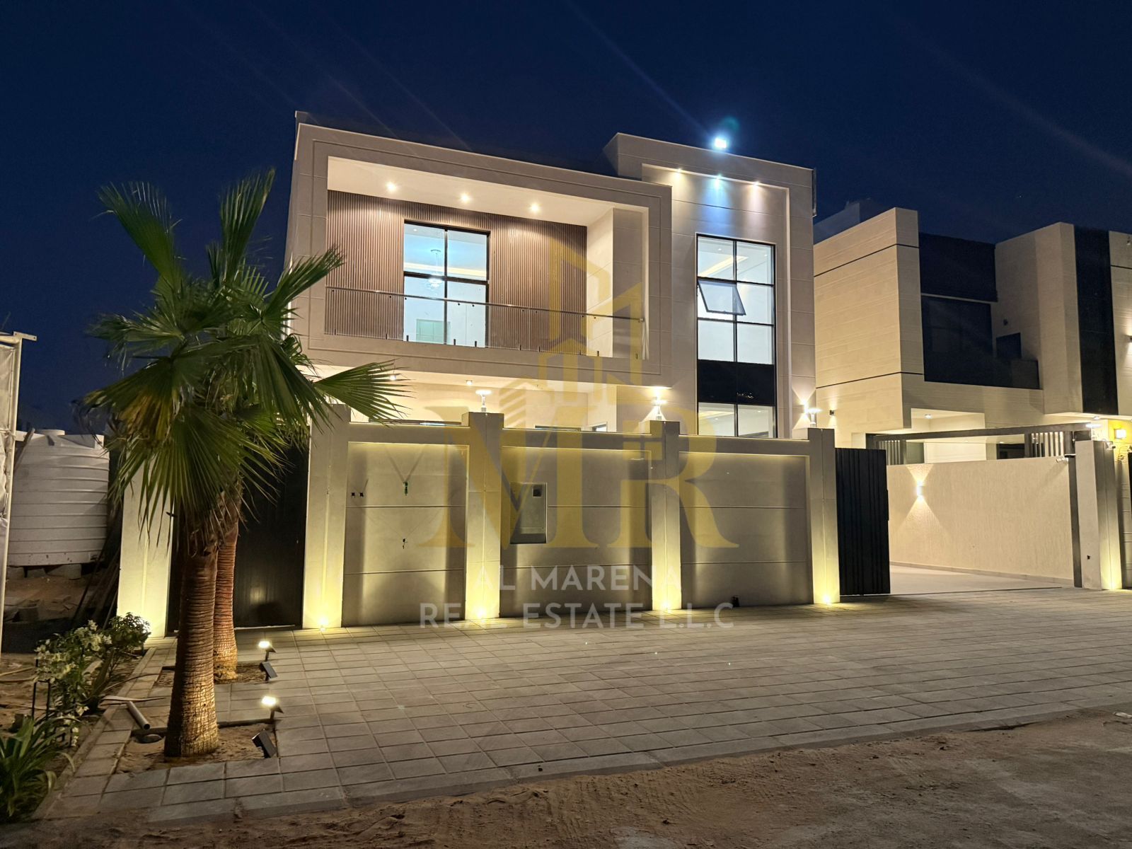 A magnificent villa is now for sale, featuring 5 master bedrooms with built-in wardrobes, including 2 reception rooms, in a prestigious area of Al A