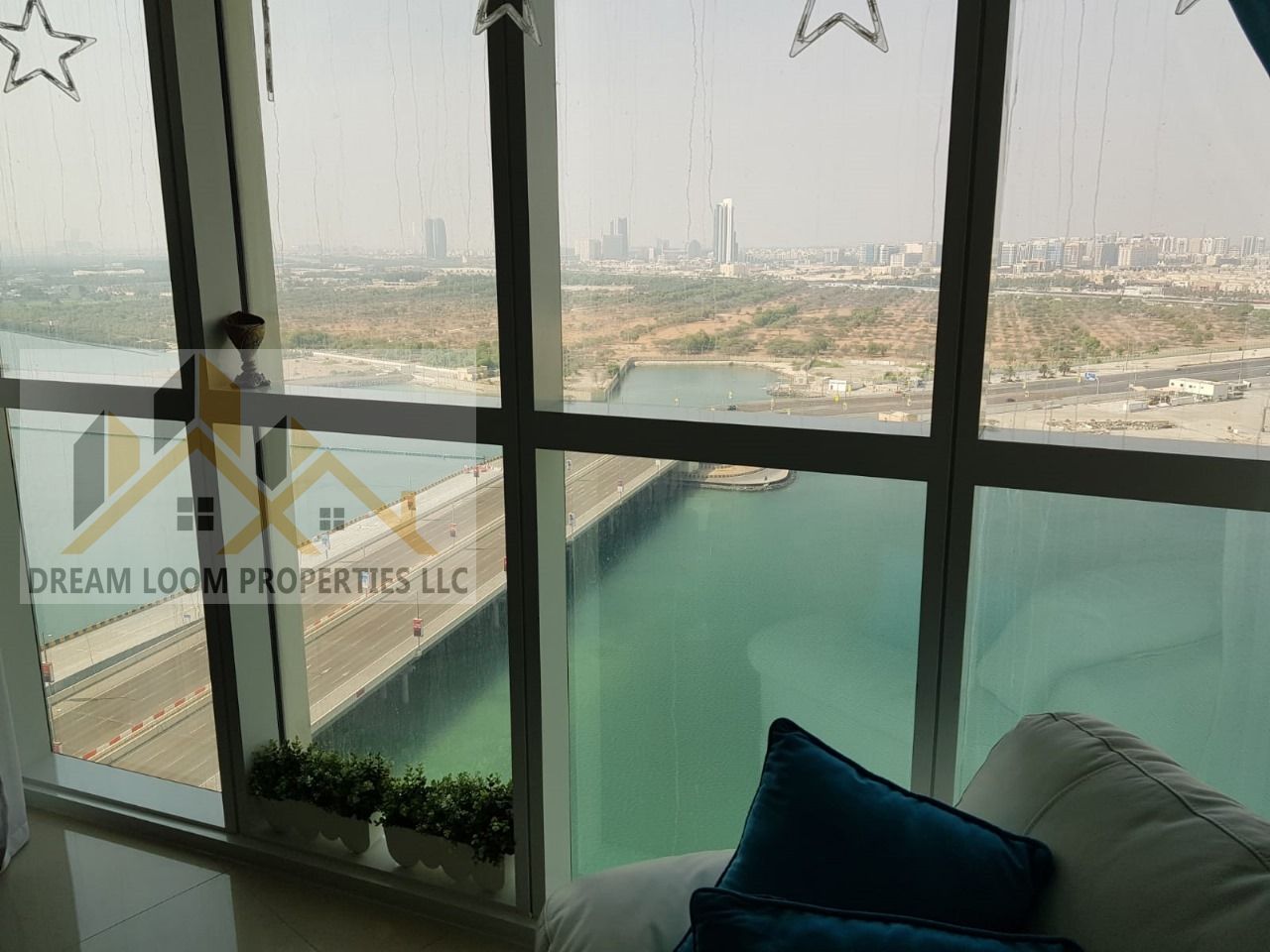 READY TO MOVE IN/ SEA VIEW /PRIME LOCATION