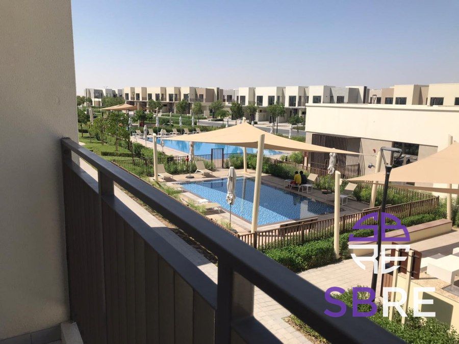 Spacious 3-Bedroom Townhouse in Parkside 1 | Prime