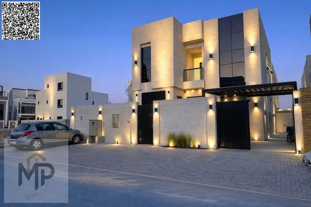 A villa among the most luxurious villas in Ajman, built and finished to a super deluxe standard, with a very large building area and rooms, freehold o