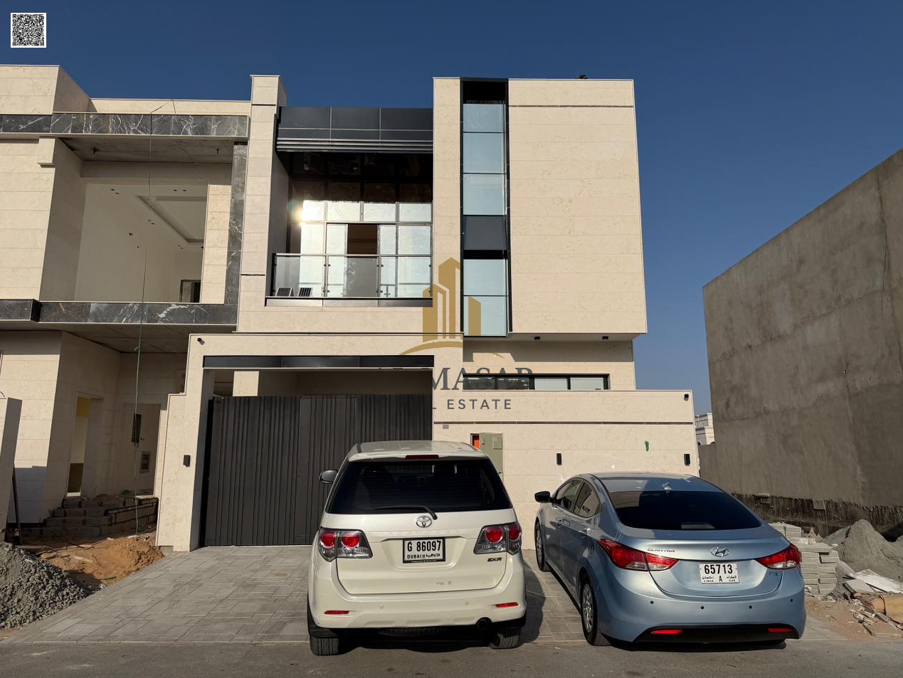 Your chance to own your dream villa. Freehold ownership for all nationalities. Roof (negotiable). Super deluxe finishing.