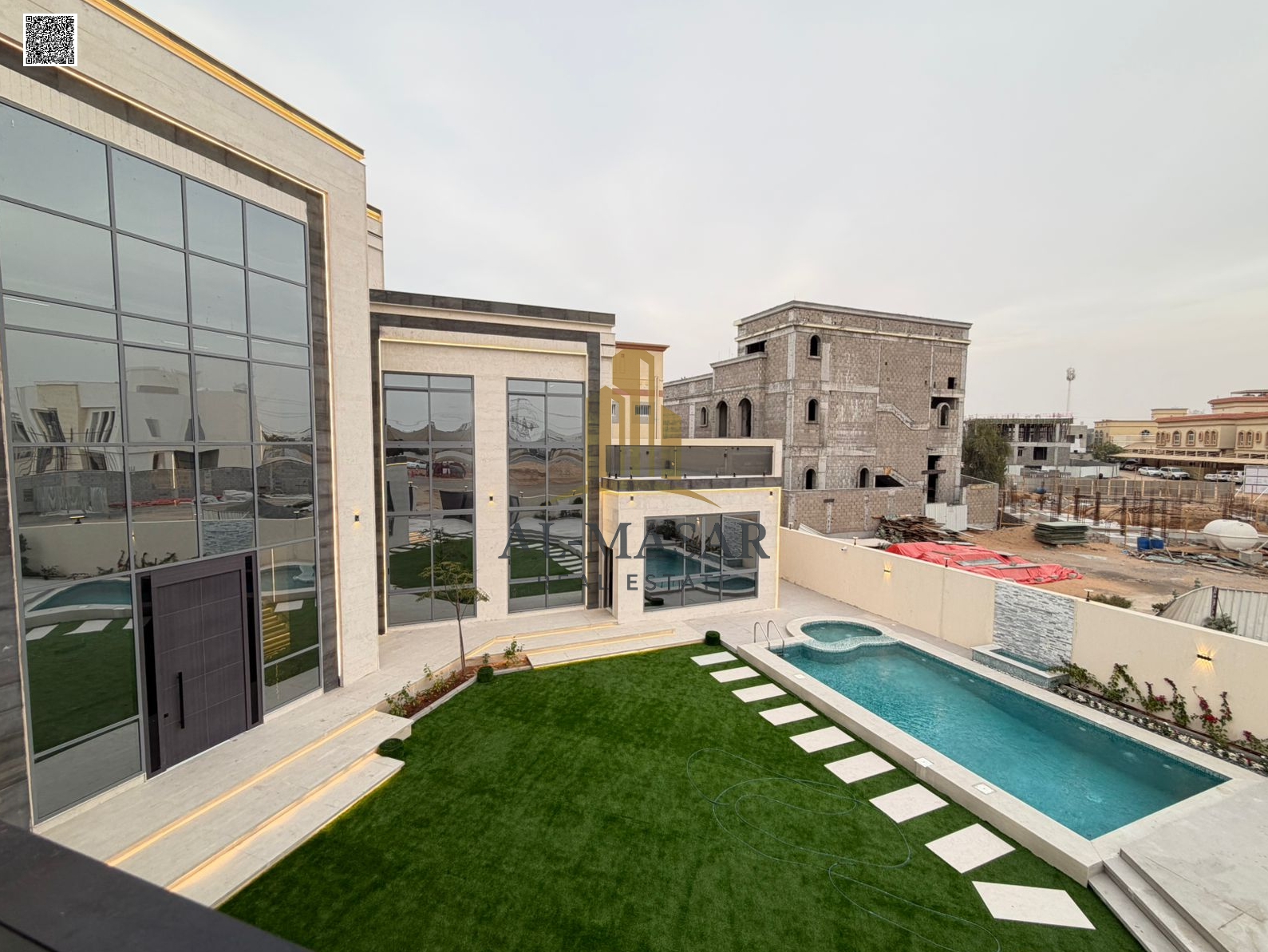 Own a freehold villa for all nationalities with a swimming pool, including air conditioning, electricity, and water. Super deluxe finishing.