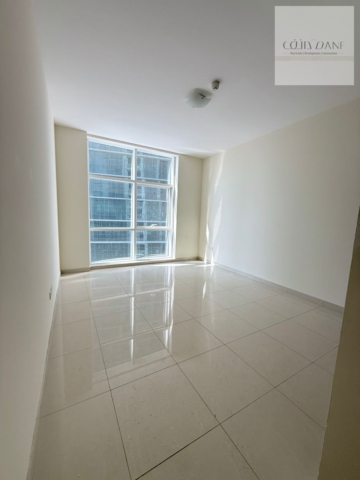 Vacant 1BR | Near Metro| Prime SZR Location