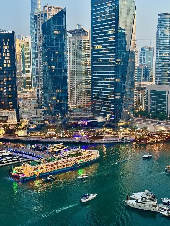 Fully Furnished Spacious 1-Bedroom in JW Marriott Marina | Hotel Living | Prime Spot