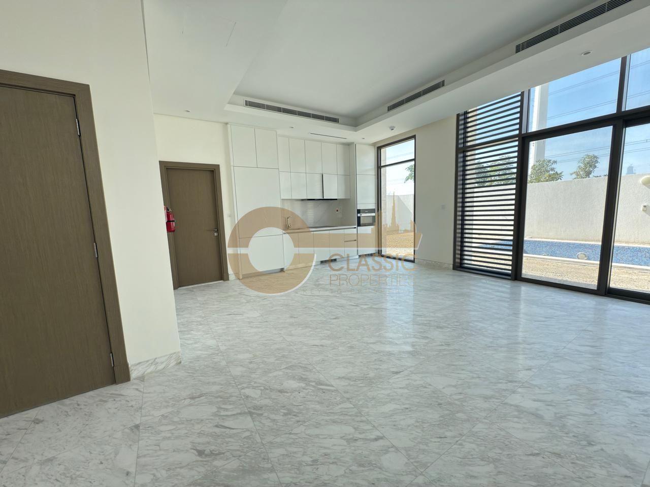 PRIVATE POOL & GARDEN | SINGLE ROW | LANDSCAPED