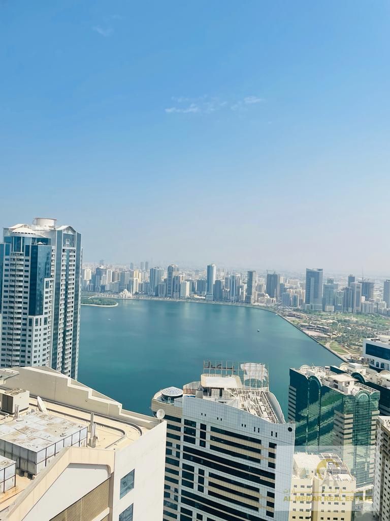 SEA VIEW/BALCONY/PARKING/AL KHALID LAGOON