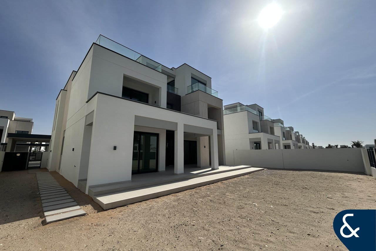 Luxury Villa I Park View I Vacant Now